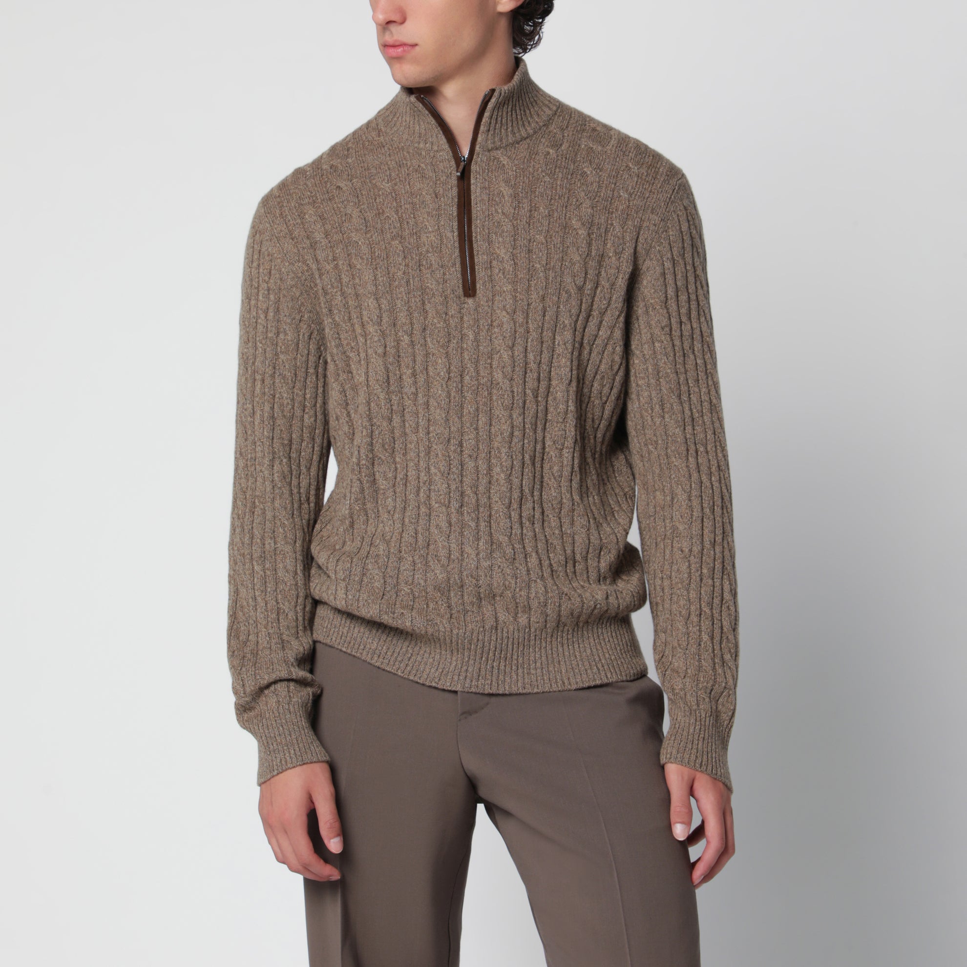Brauner Zopfmuster-Pullover aus Baby-Kaschmir