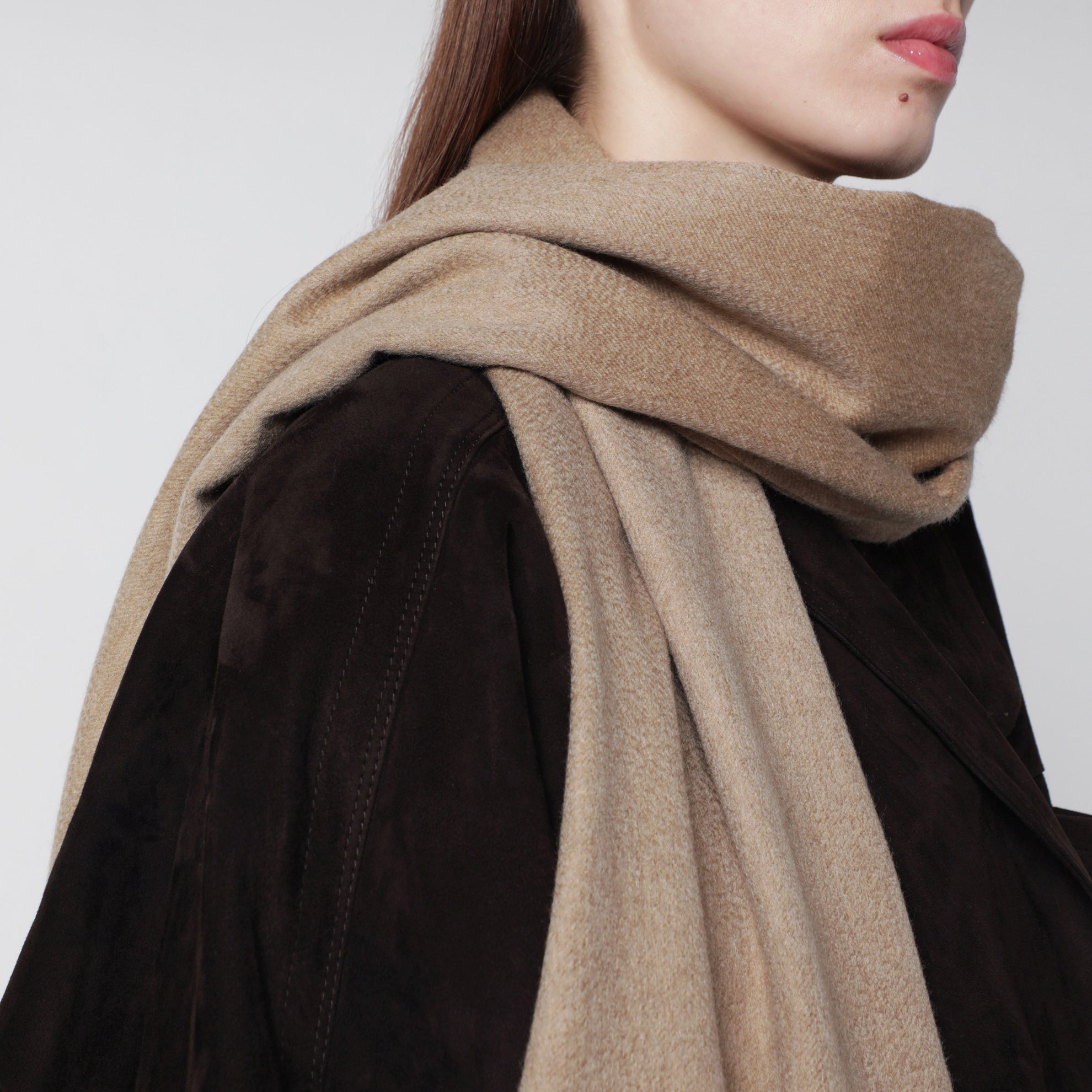 Écharpe beige rosé en cachemire