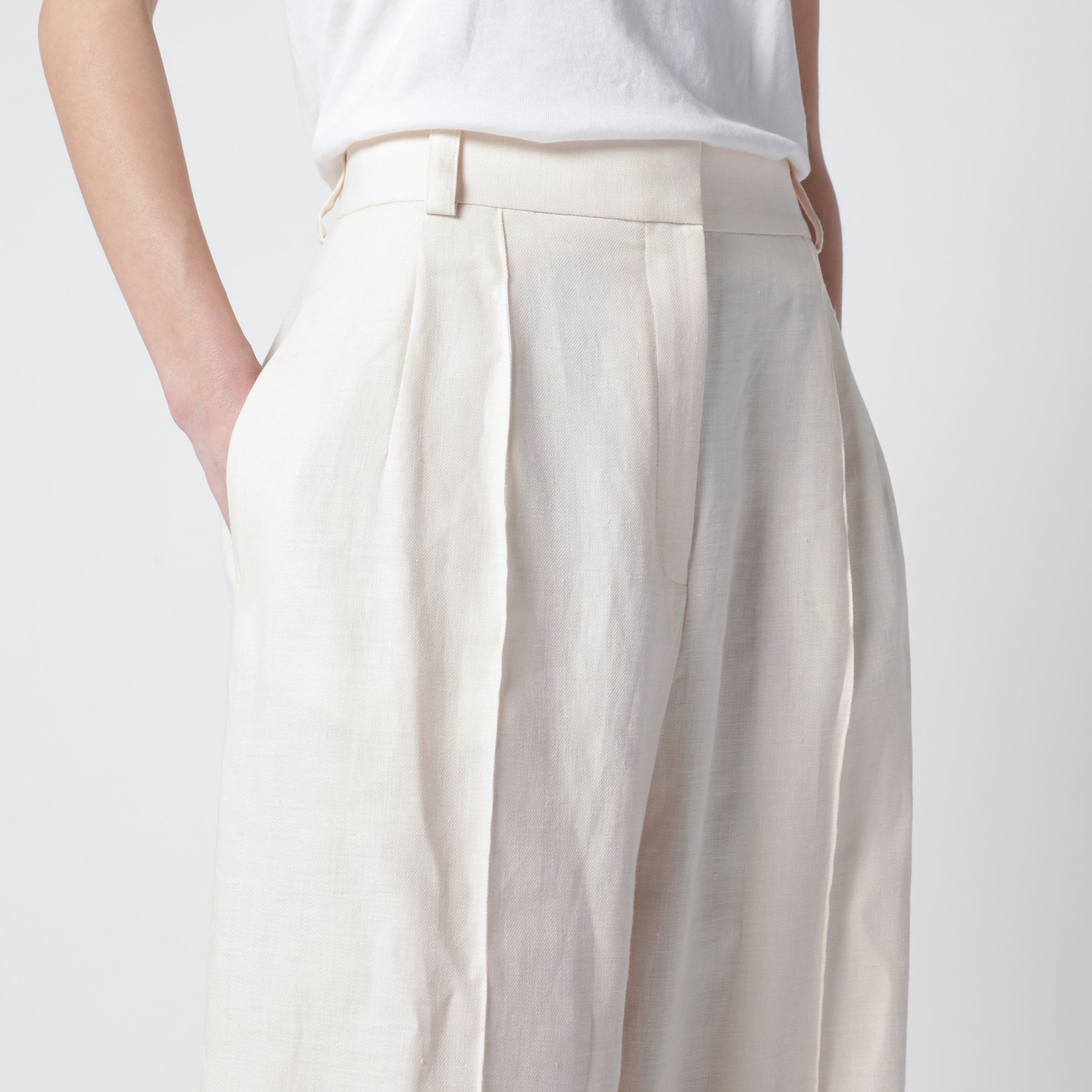 Lodger trousers in linen and wool in ivory