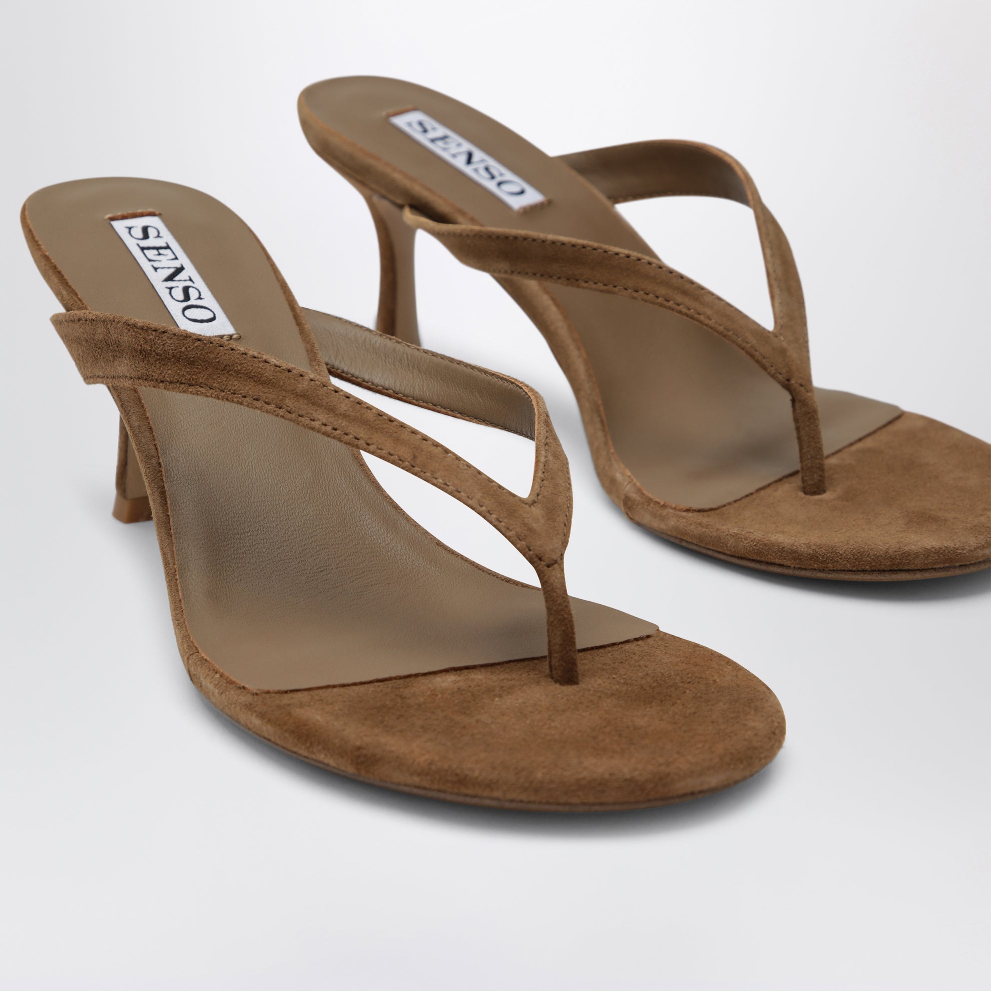 Farah Pantoletten aus Wildleder in Butterscotch-Farbe