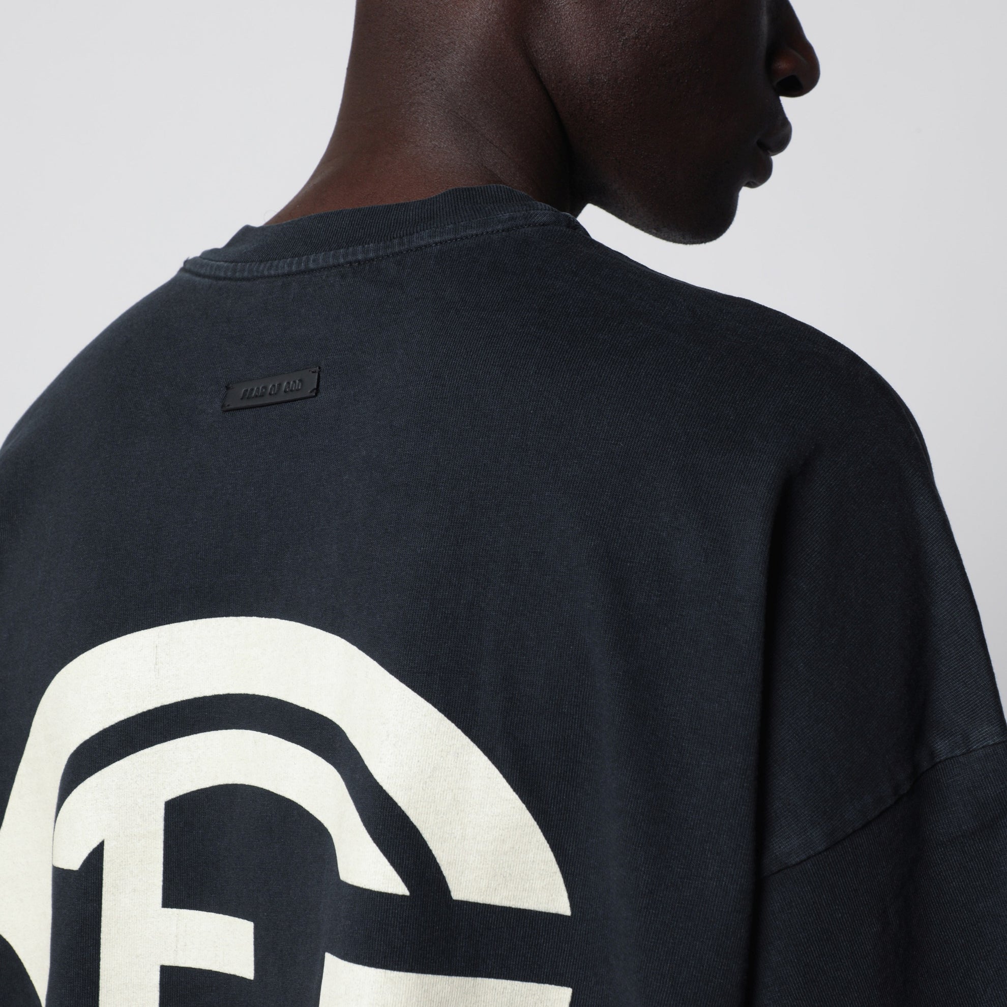 T-shirt 26 in jersey di cotone nero