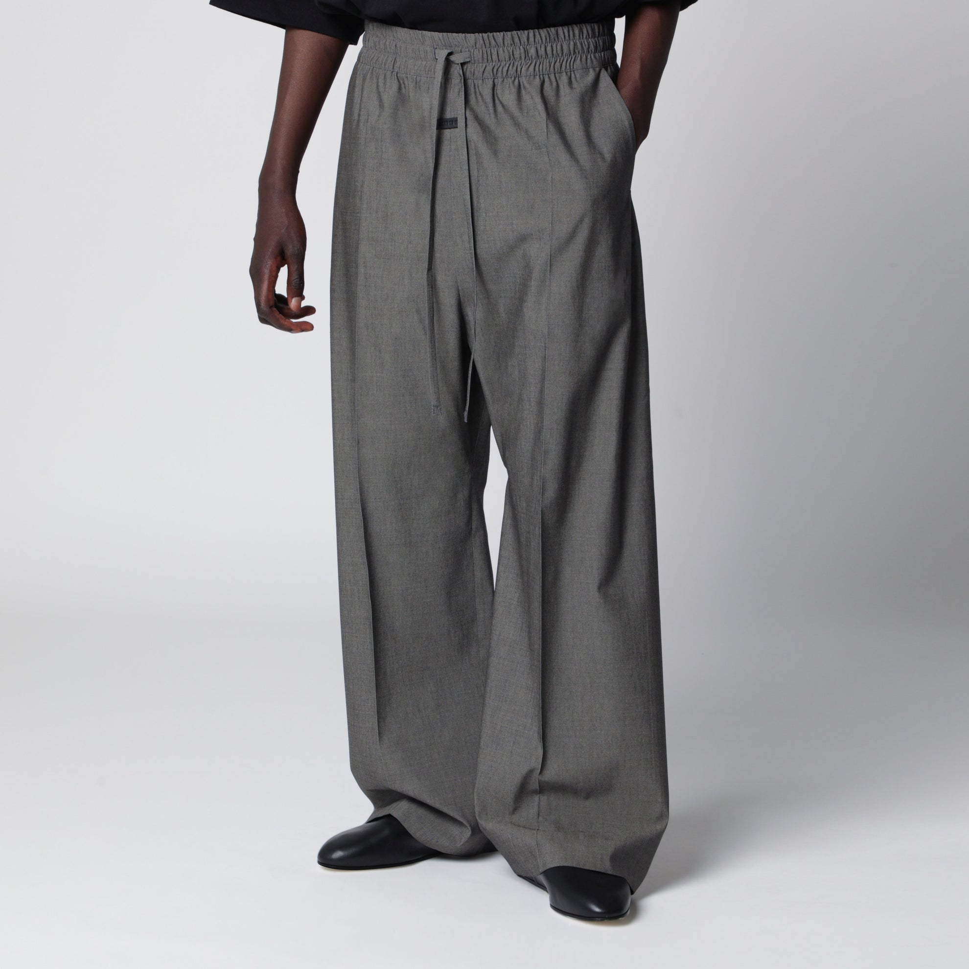Grey wide-leg trousers in wool blend