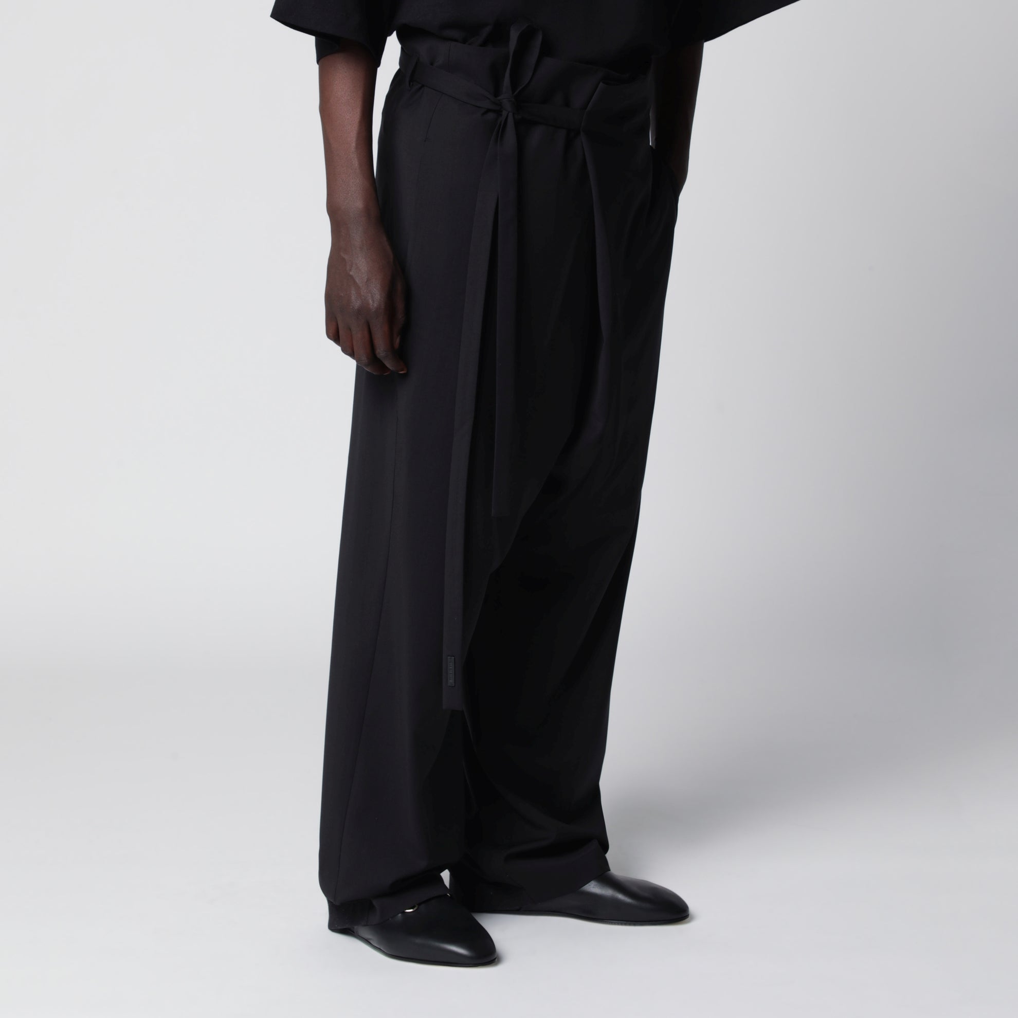 Pantalon noir en laine