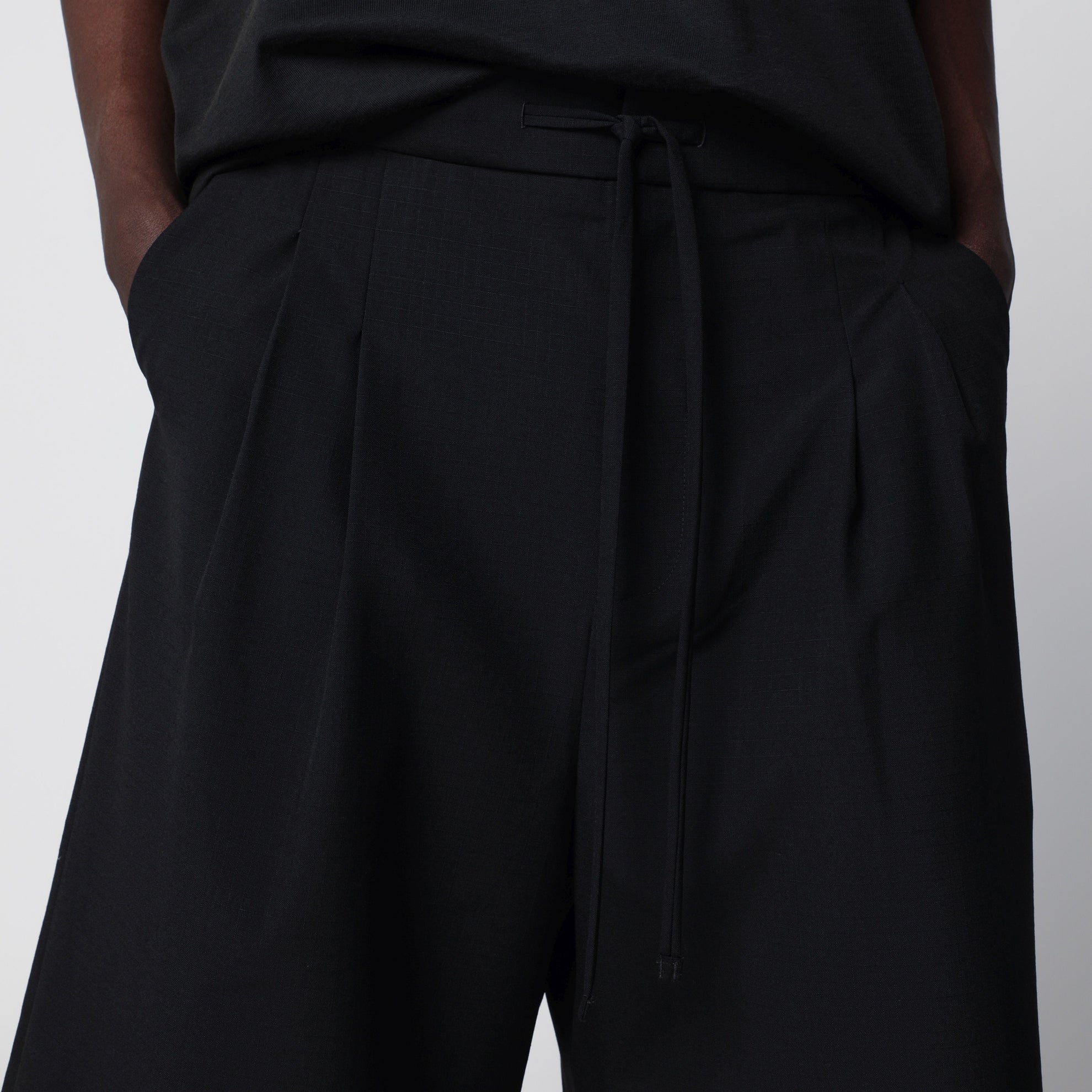 Bermuda ample noir en laine