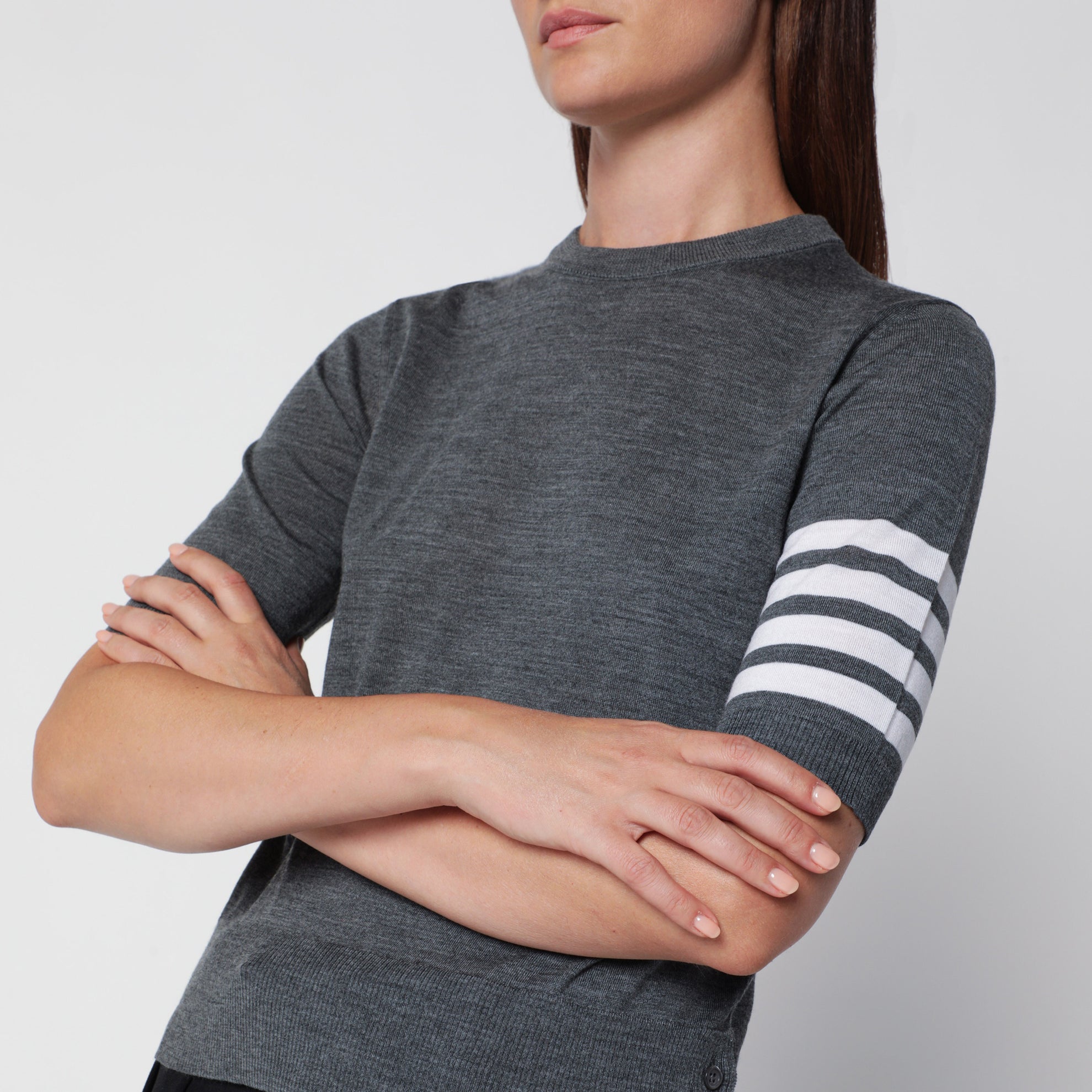 Grauer Pullover aus reiner Schurwolle