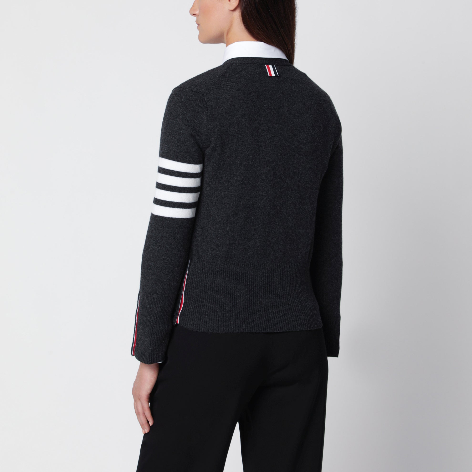 Cardigan classico grigio scuro in cashmere