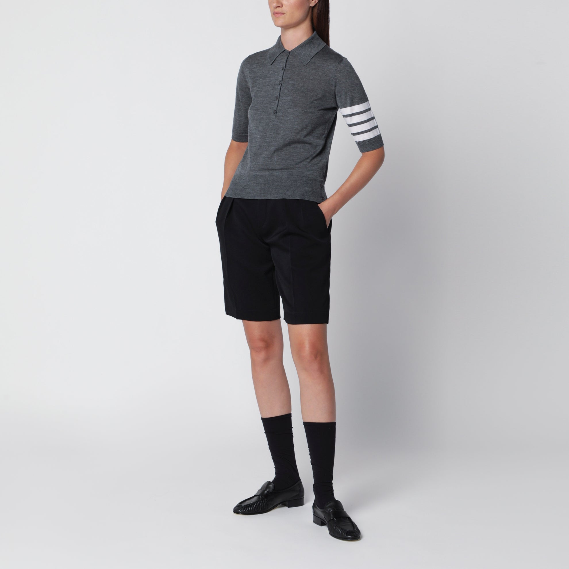 Mittelgraues 4-Streifen-Poloshirt aus Schurwolle