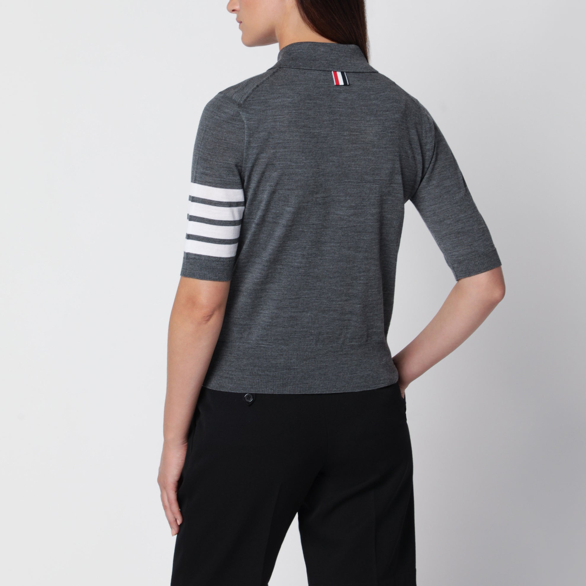 Mittelgraues 4-Streifen-Poloshirt aus Schurwolle