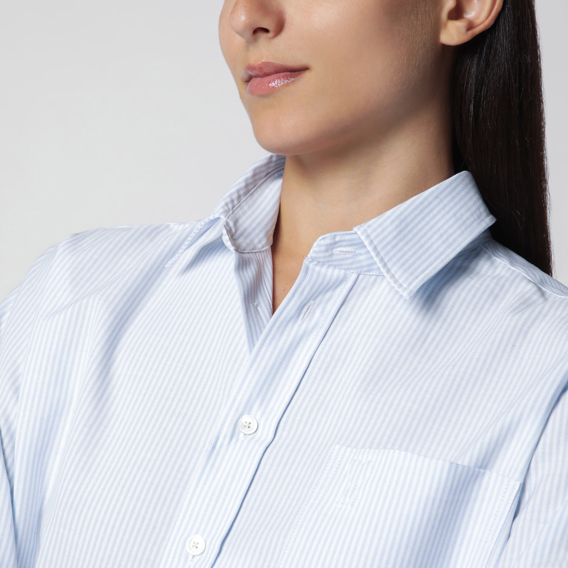 Camicia cropped Ami de Coeur a righe azzurra/bianca