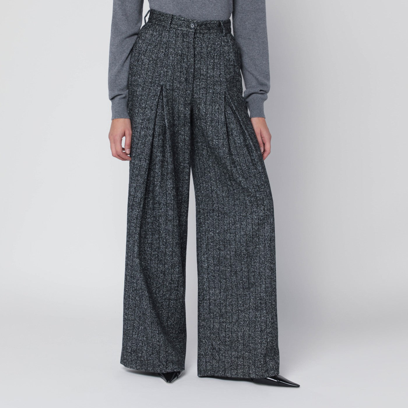 Pantalon large gris foncé à rayures