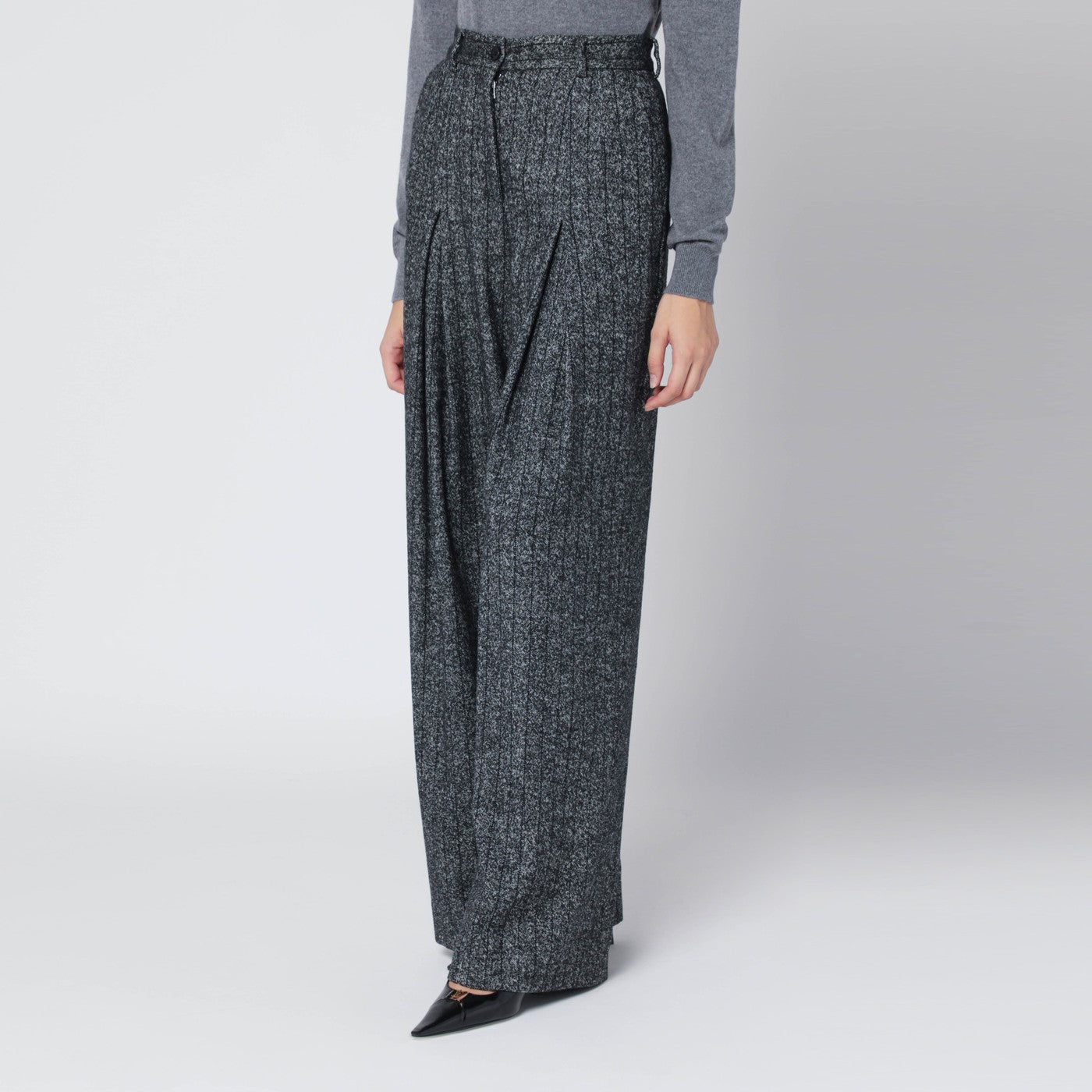 Pantalon large gris foncé à rayures
