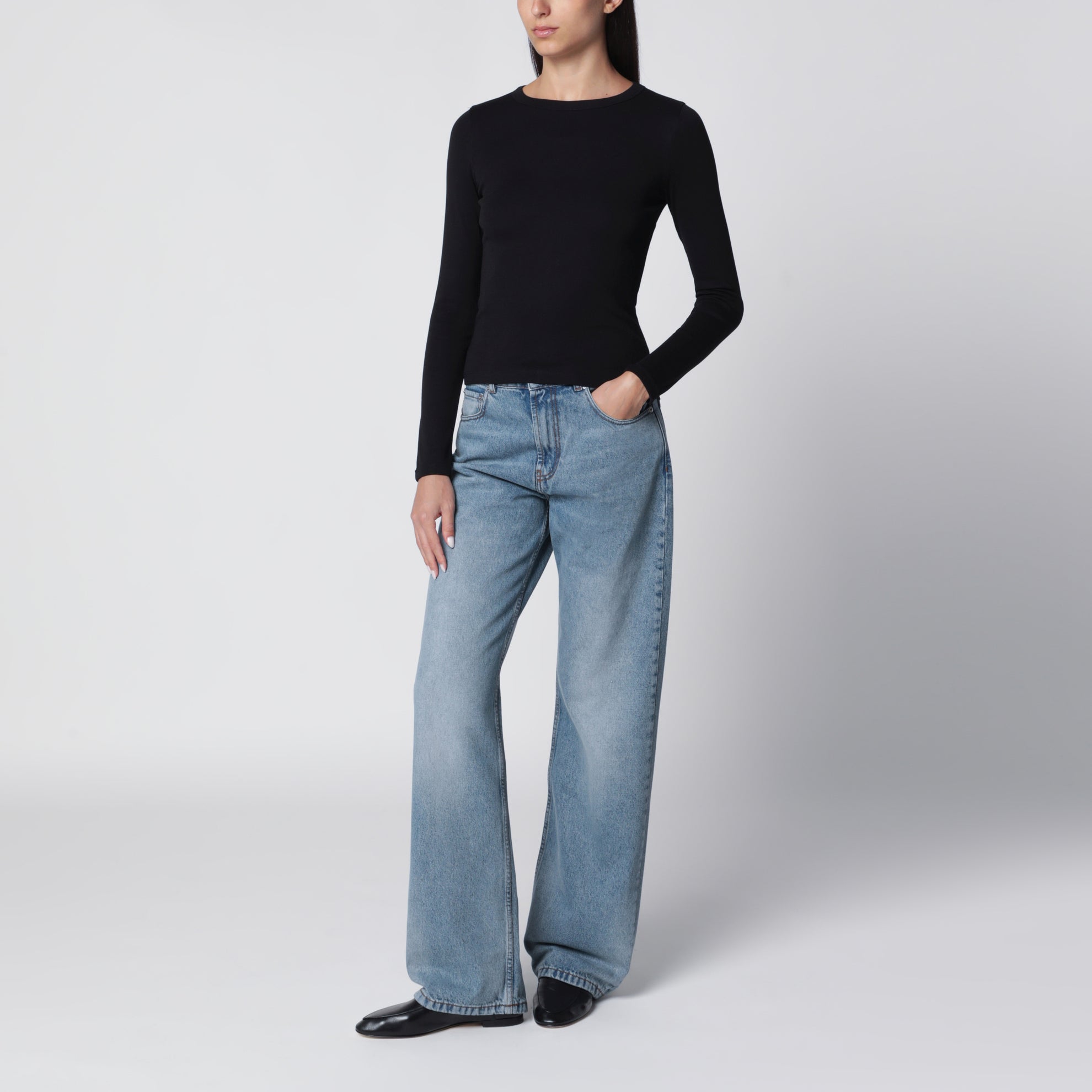 Wide-leg jeans in washed indigo denim