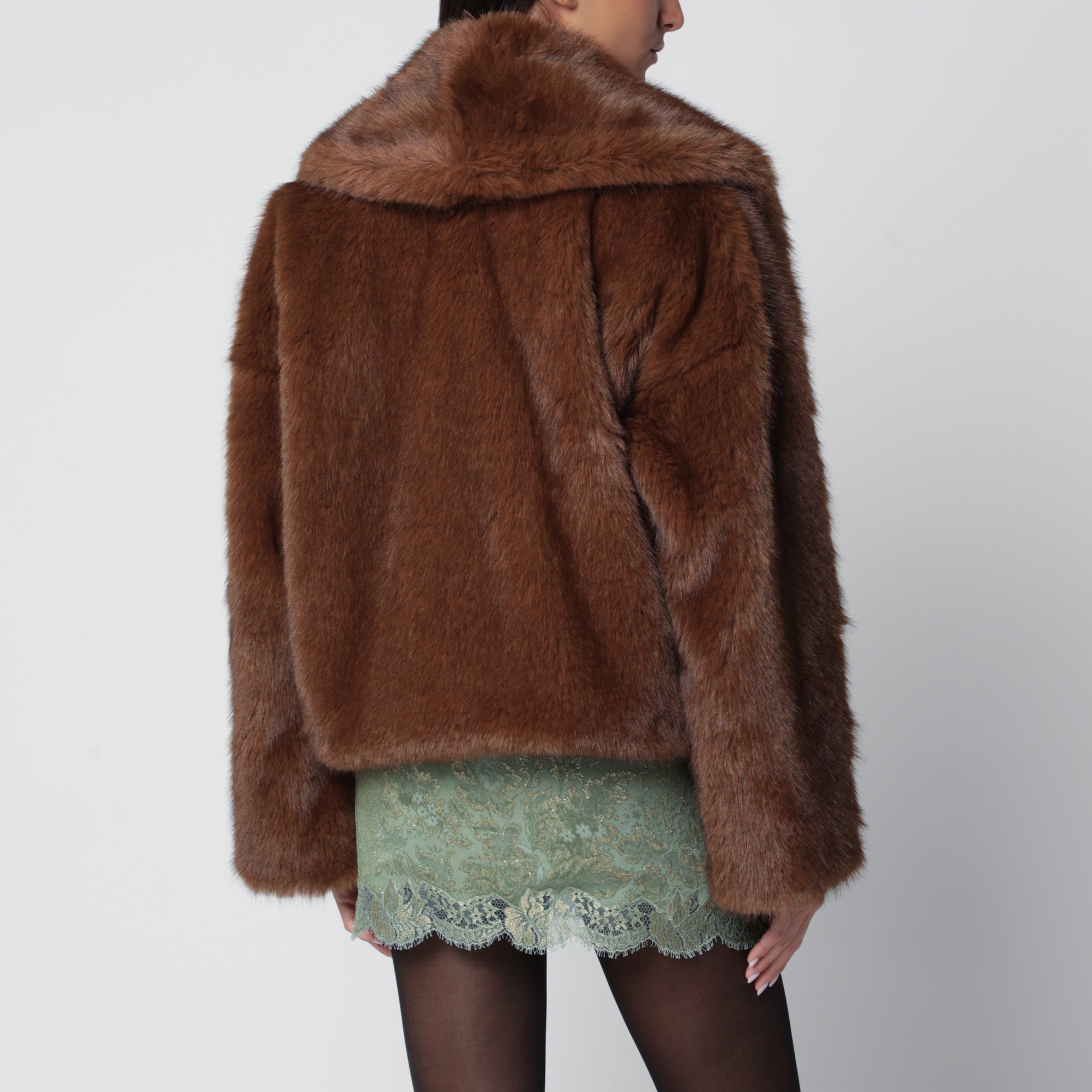 Veste courte Farrah marron en fausse fourrure