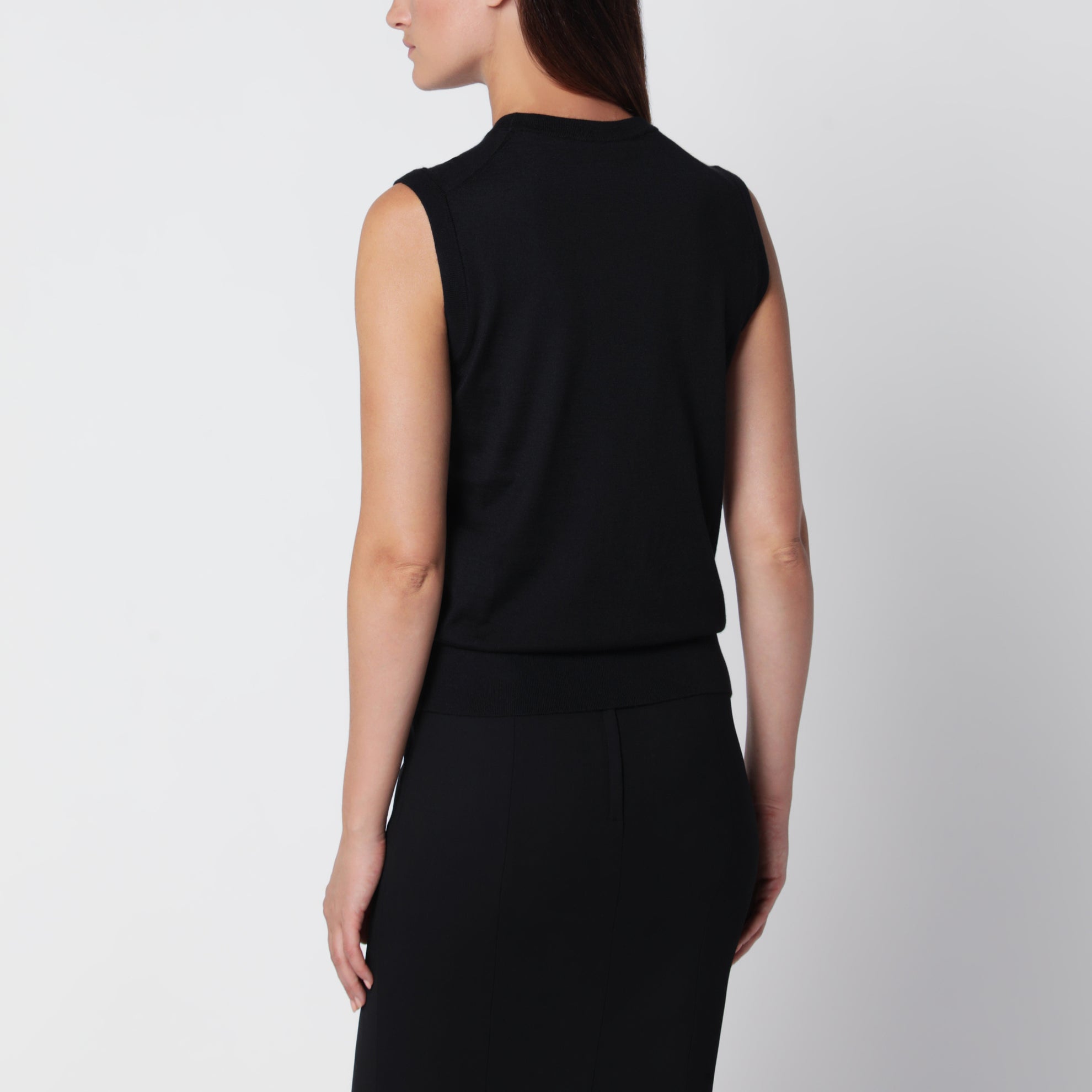 Top nero in cashmere e seta