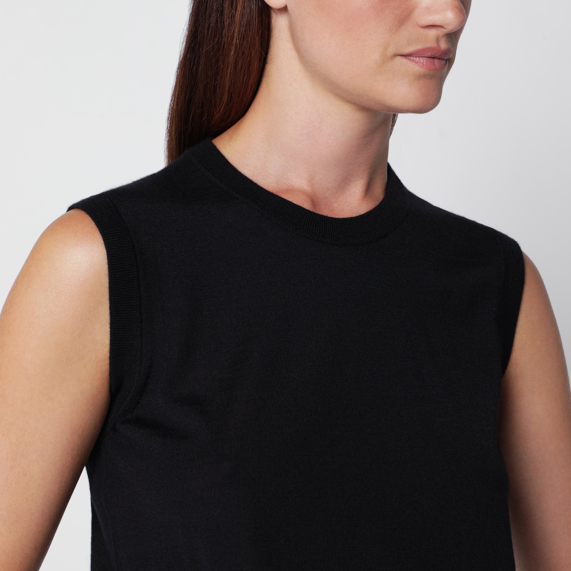Top nero in cashmere e seta