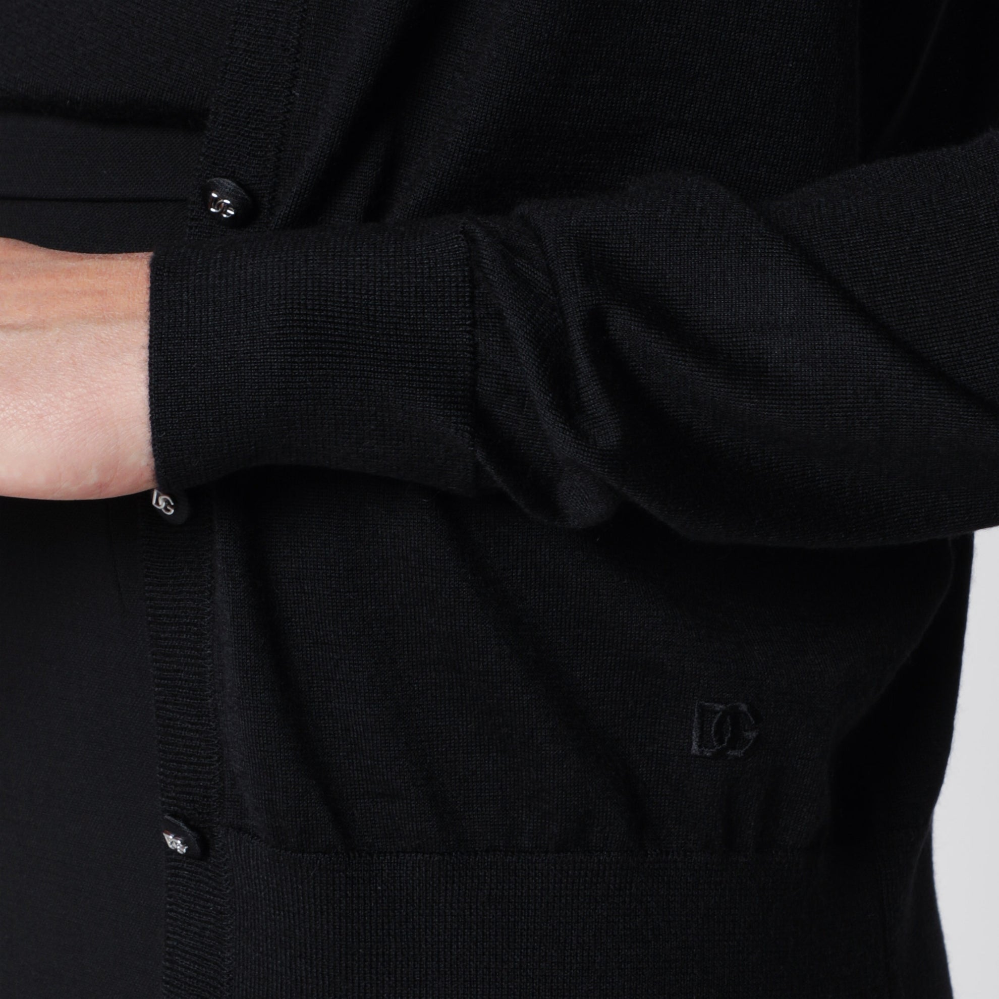 Cardigan nero in cashmere e seta