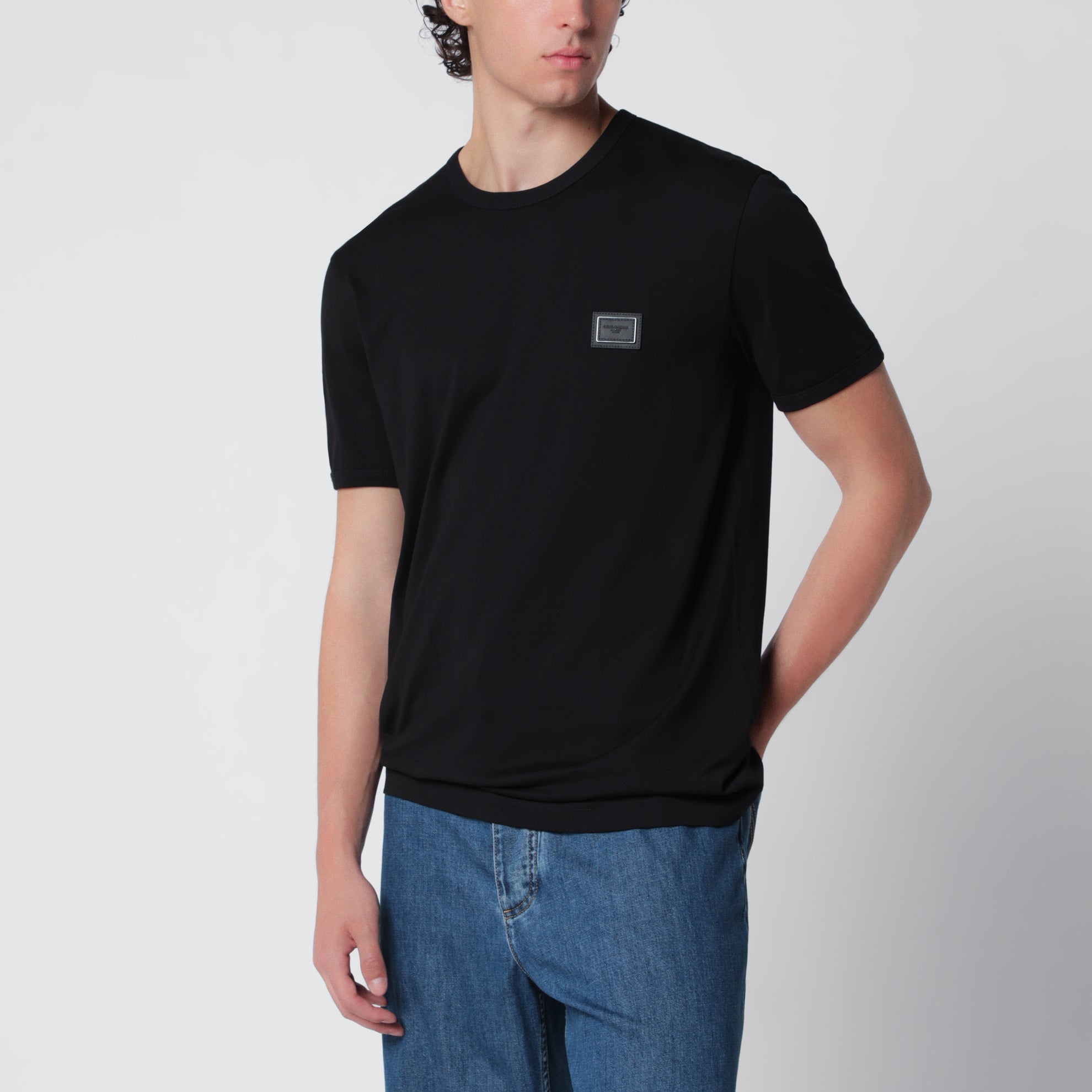 T-Shirt aus Baumwolle mit Logo-Plakette in Schwarz