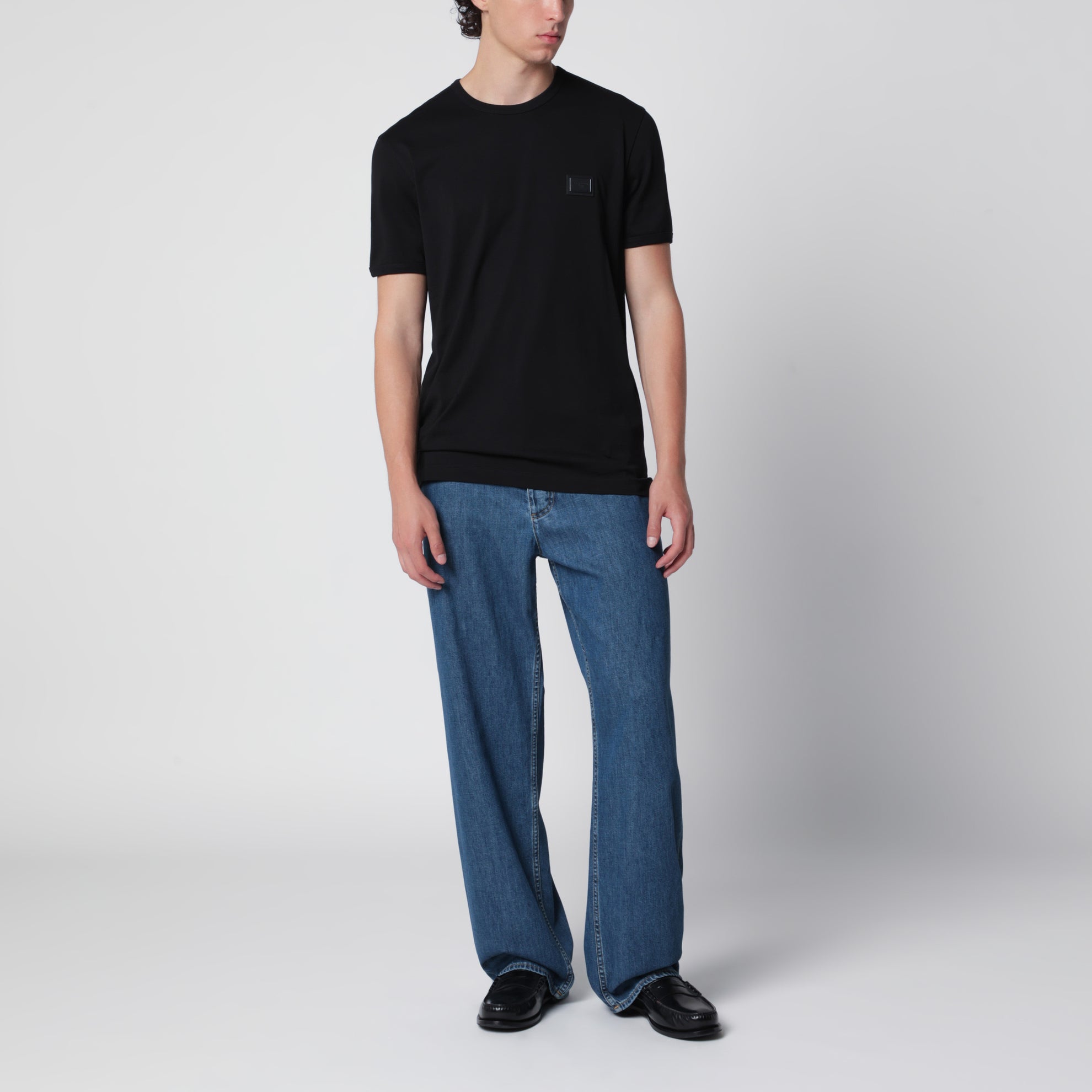 T-Shirt aus Baumwolle mit Logo-Plakette in Schwarz