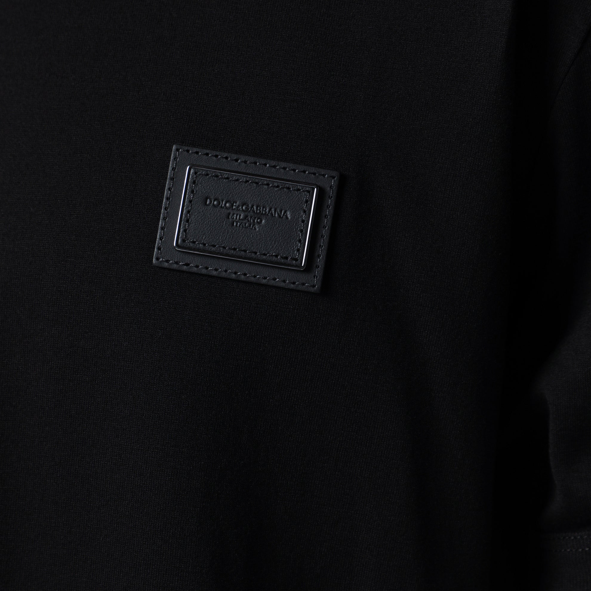 T-Shirt aus Baumwolle mit Logo-Plakette in Schwarz