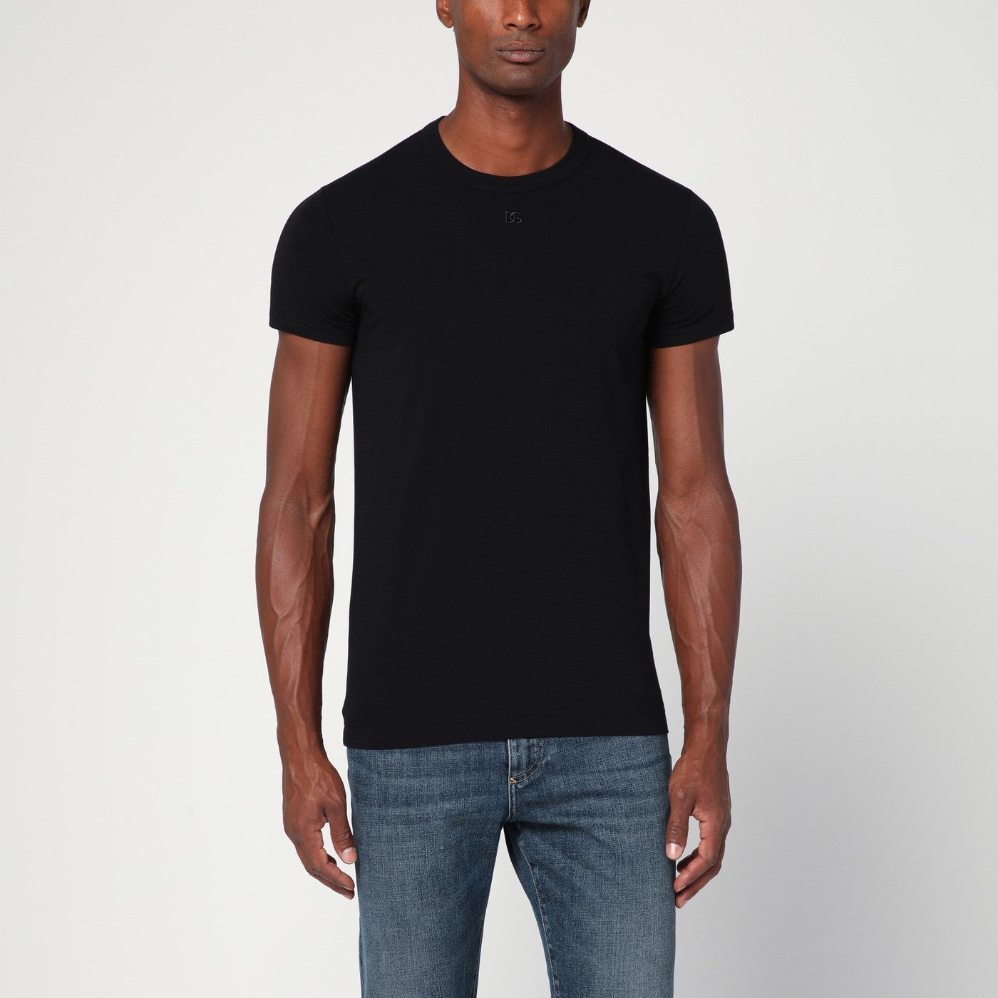 Black t-shirt with logo embroidery
