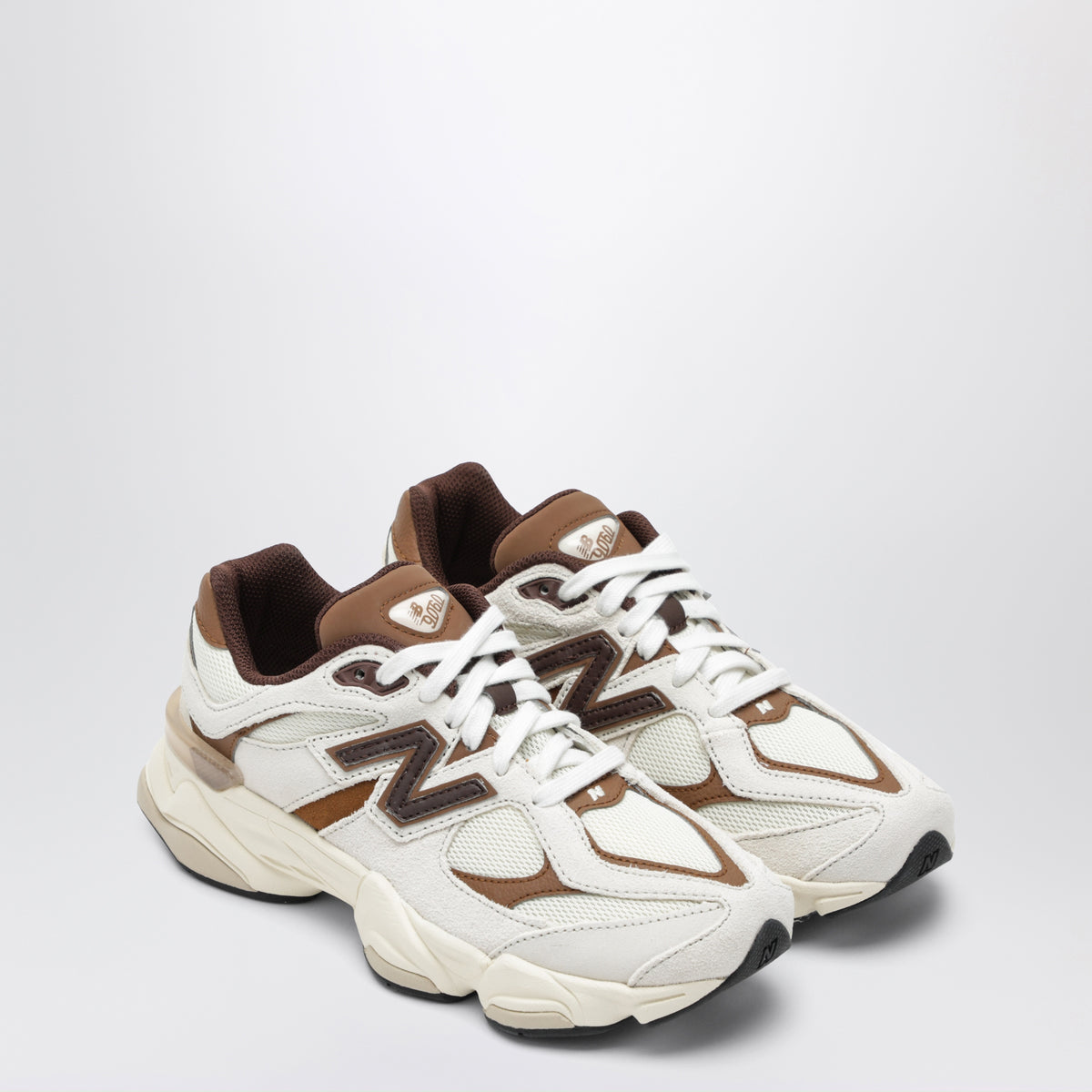 Beige 9060 Lace sneaker in mesh and suede
