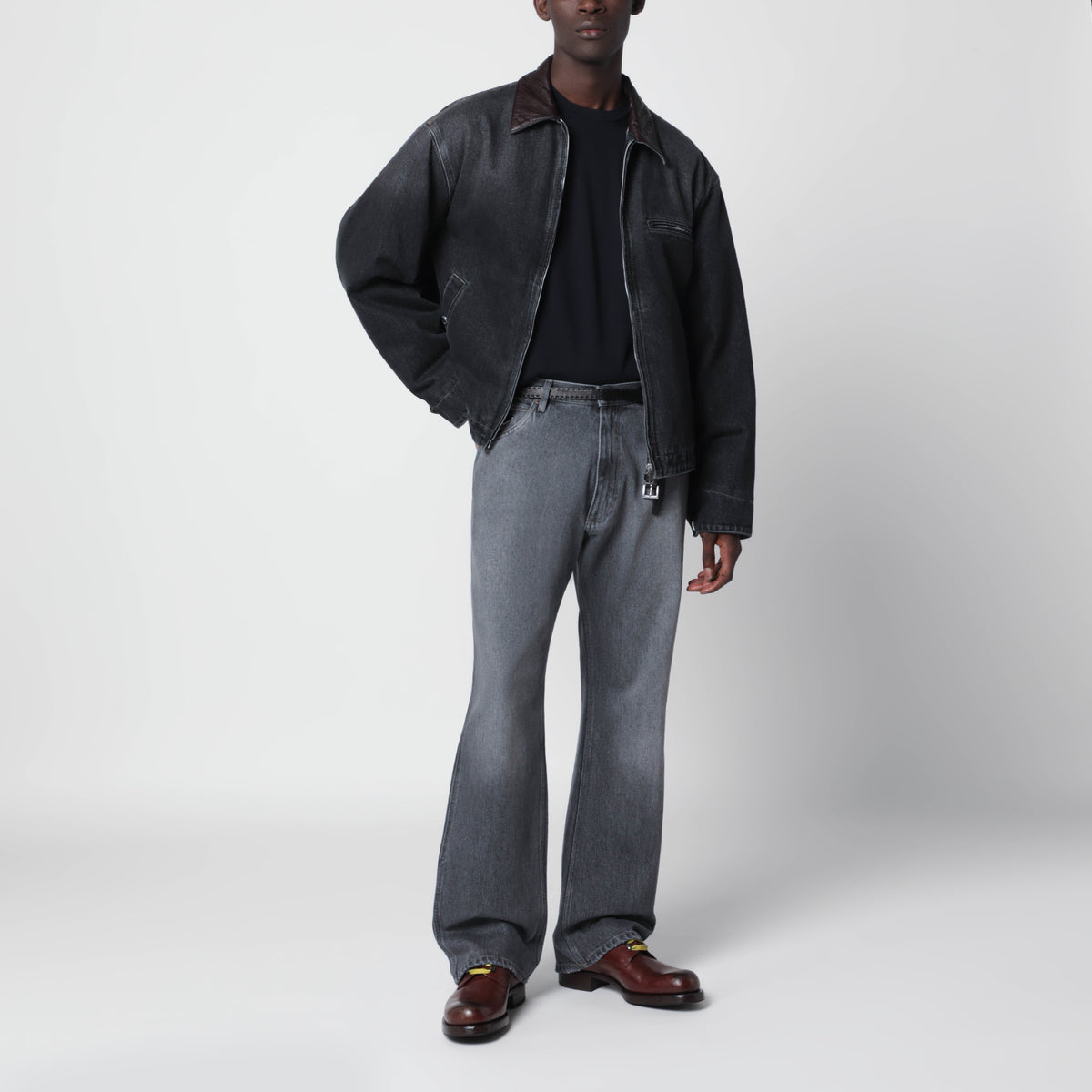 Schwarze Denimjacke mit Reißverschluss im Vintage-Look