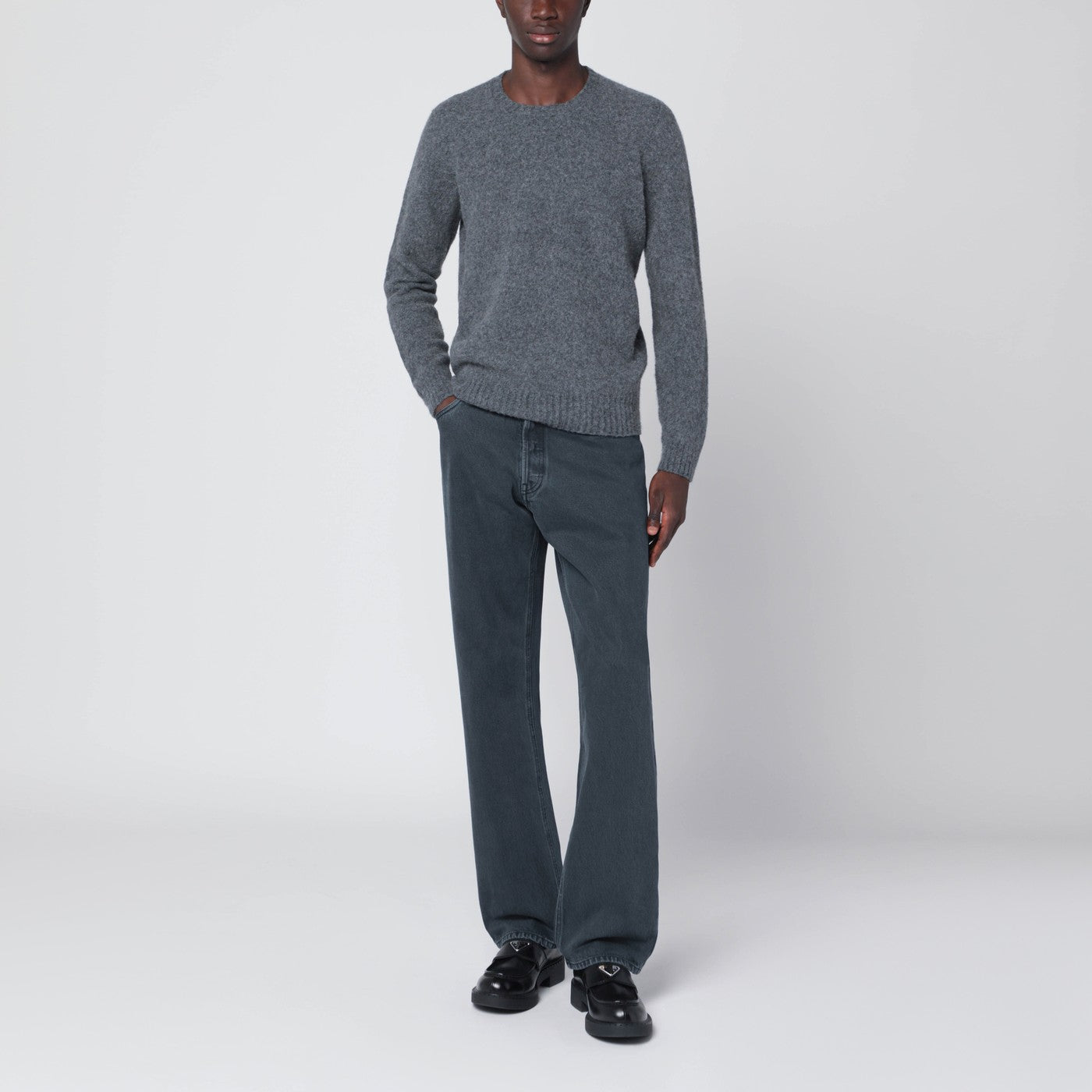 Regular Jeans in Obsidianfarbe