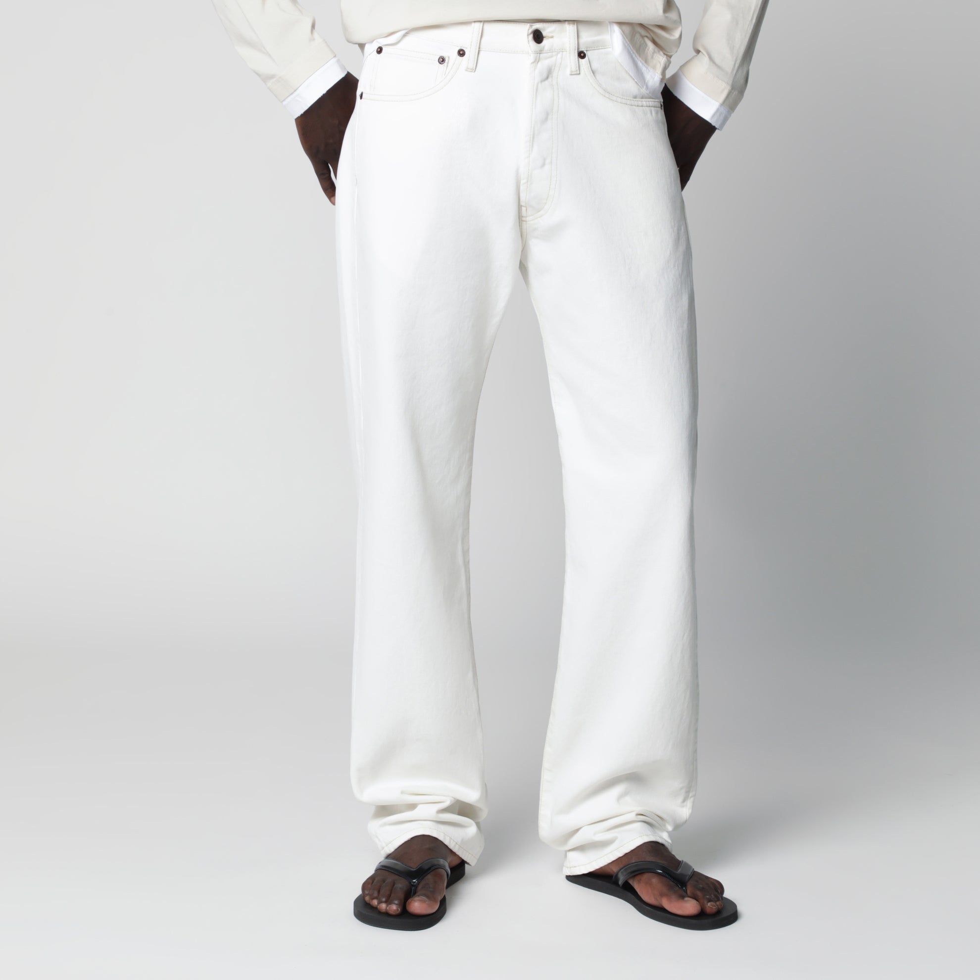 White denim jeans