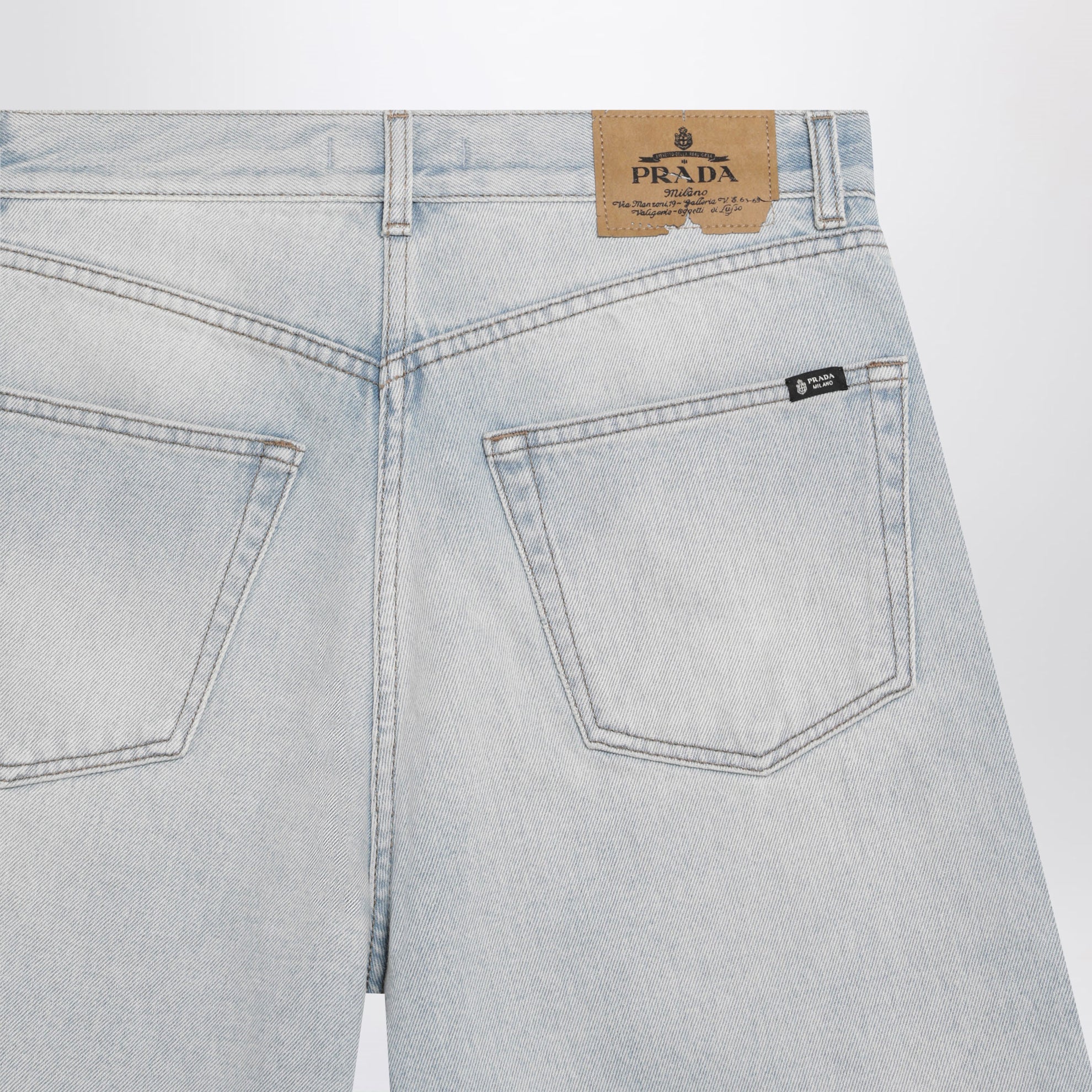 Bermuda en denim bleu clair