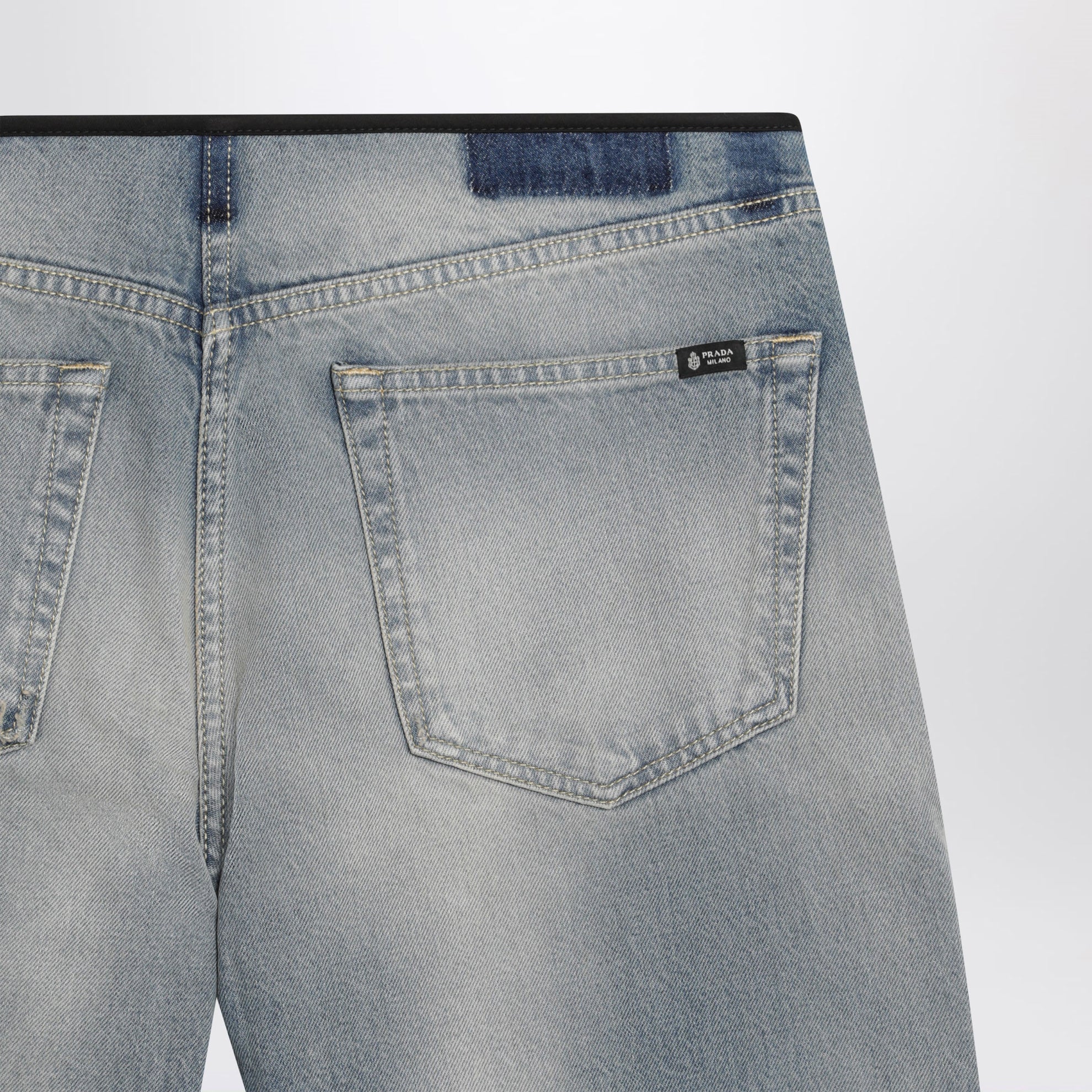 Short bleu effet délavé
