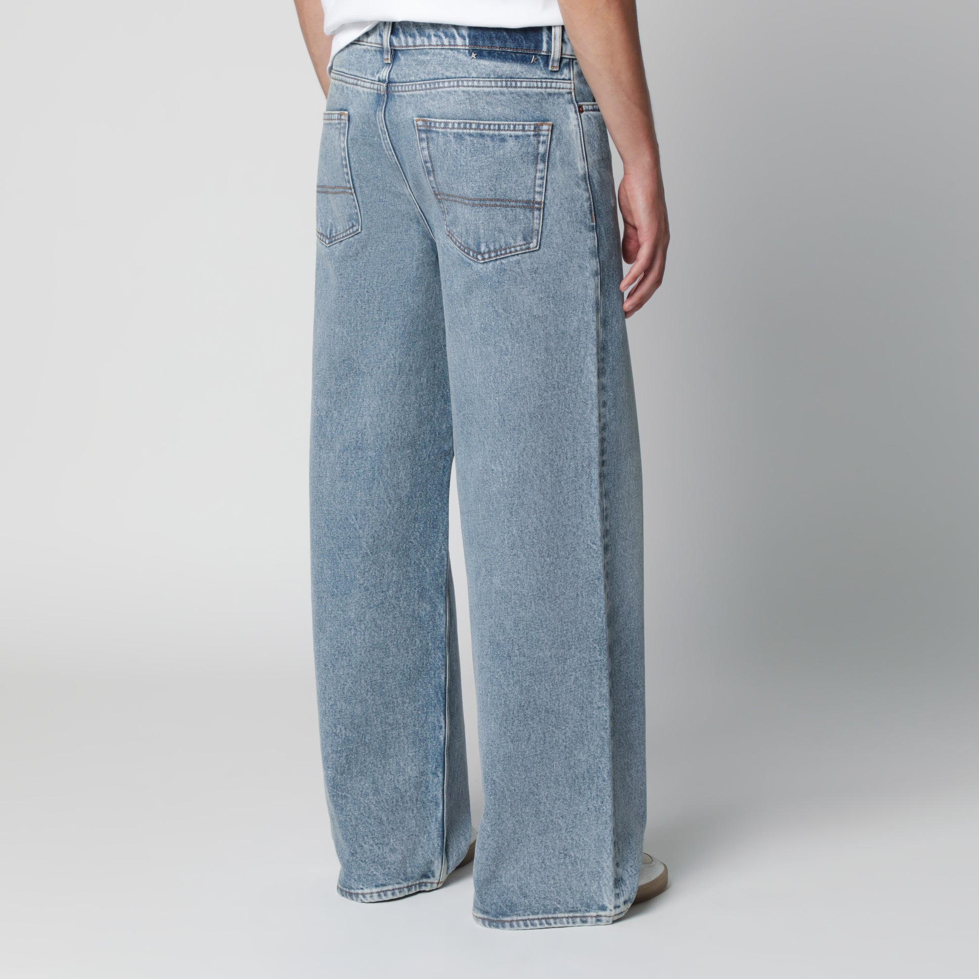 Hellblaue Jeans mit Washed-Effekt