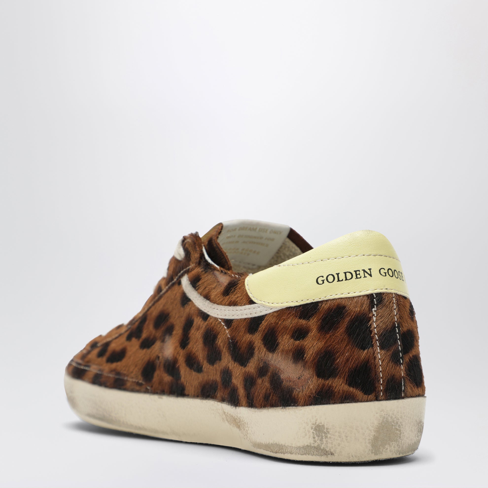 Super-star Sneakers aus Leoparden-Ponyfell