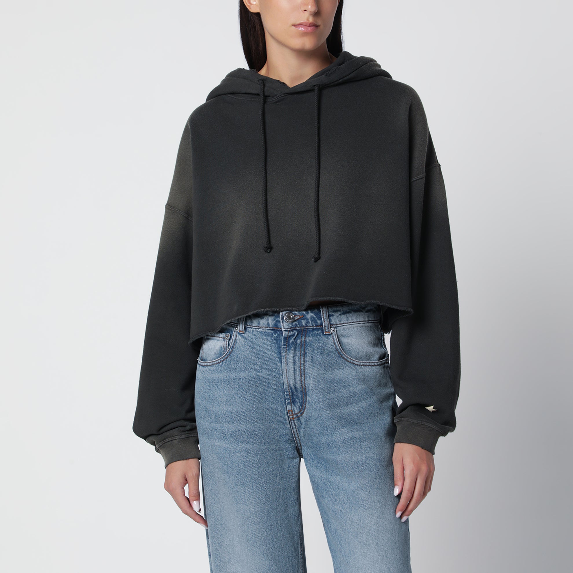 Kurzer Kapuzenpullover in Anthrazit aus Baumwolle