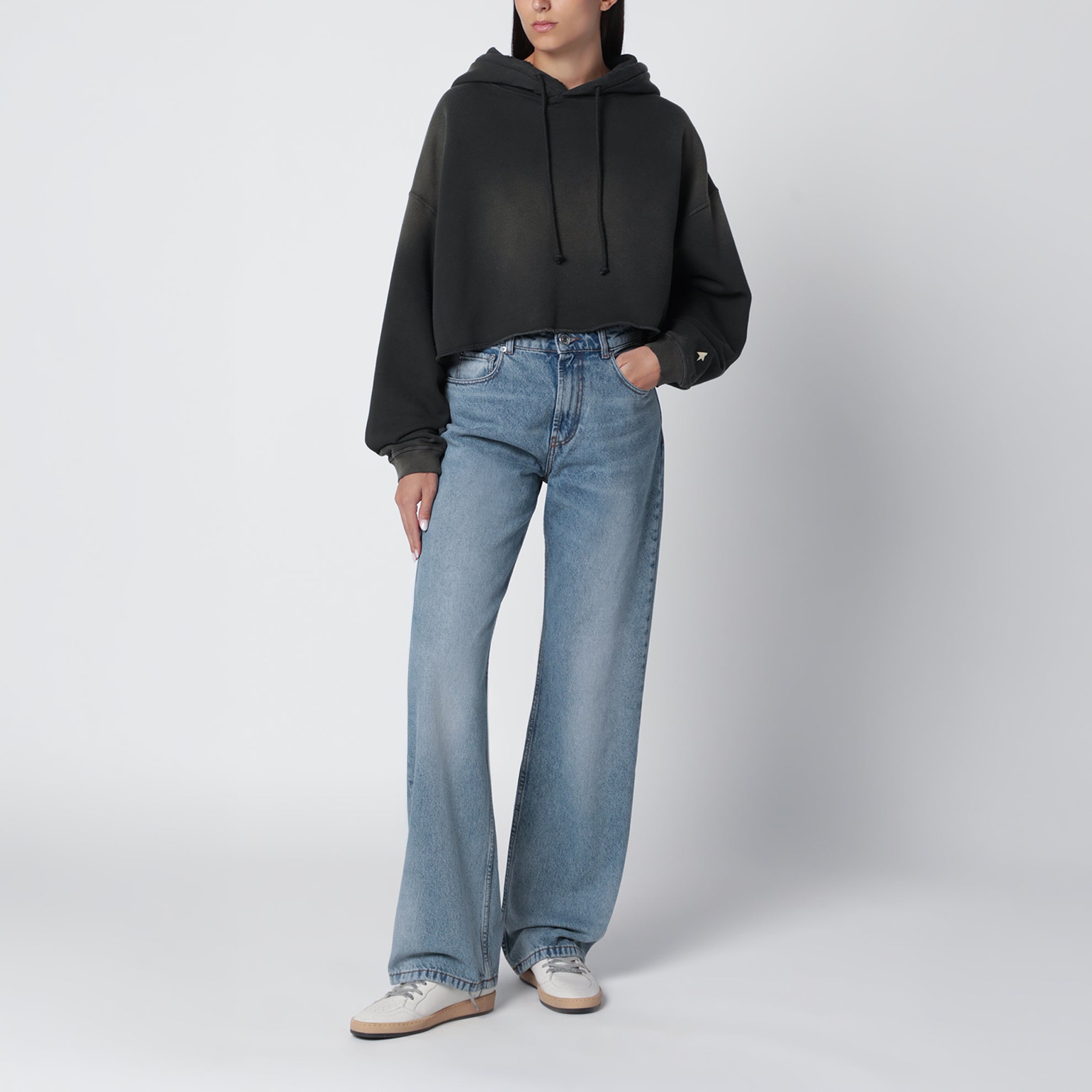 Kurzer Kapuzenpullover in Anthrazit aus Baumwolle