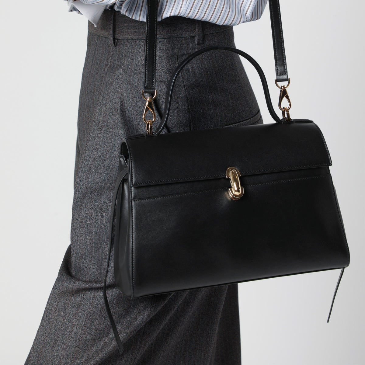 Borsa a mano Soft Symmetry in pelle nera