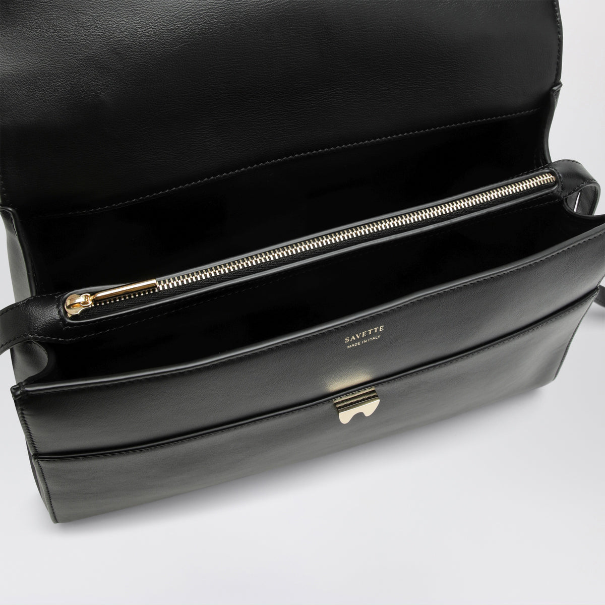Borsa a mano Soft Symmetry in pelle nera