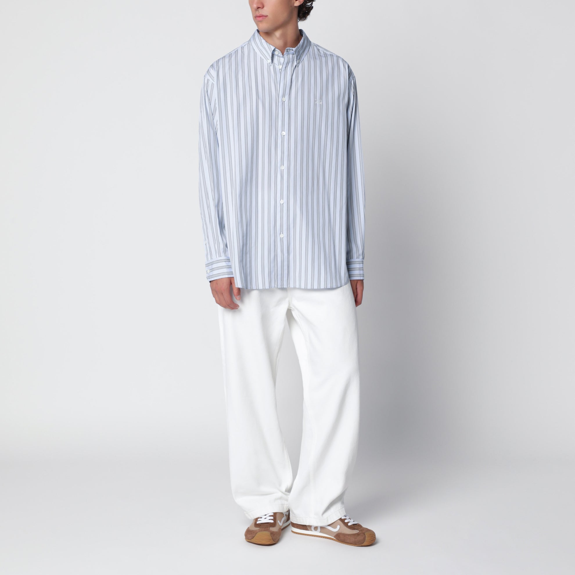 Camicia azzurra con motivo a righe