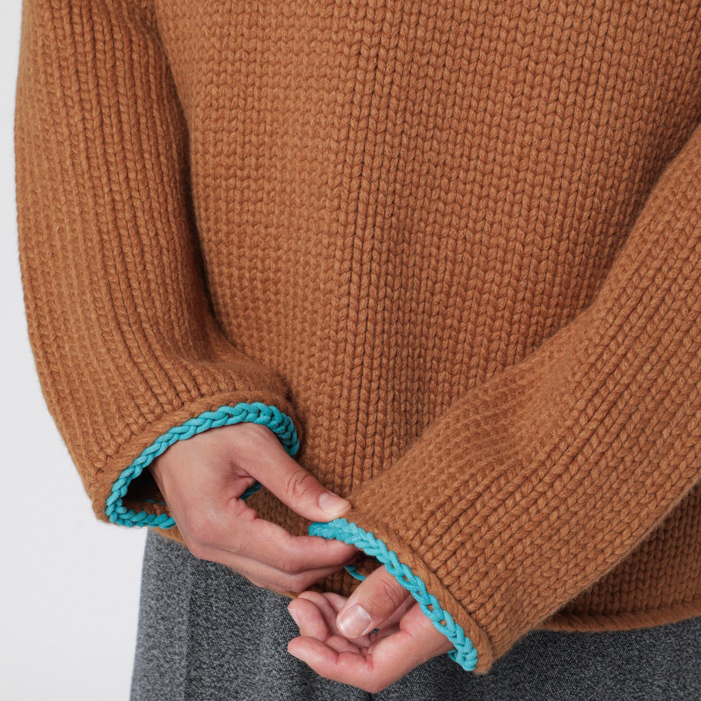Brauner Rollkragenpullover aus Wolle
