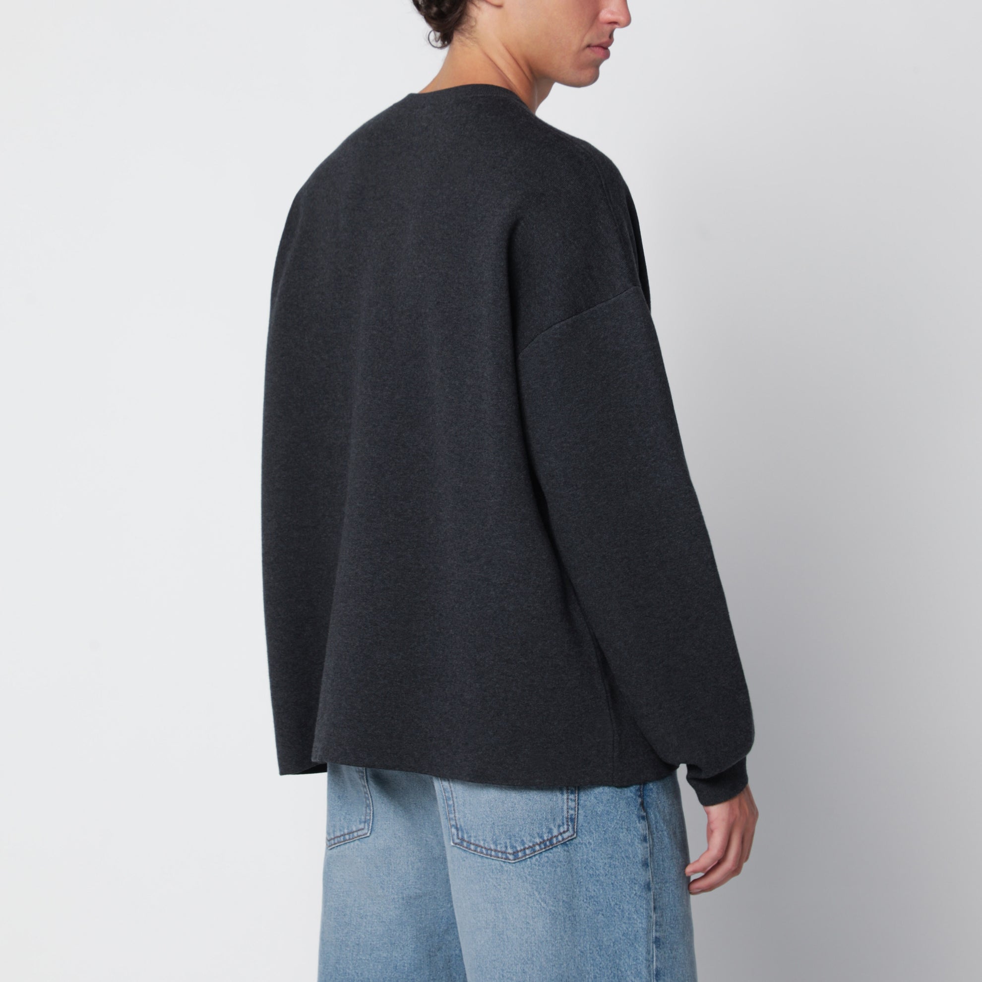 Anthrazitgrauer Pullover aus Baumwollmischung