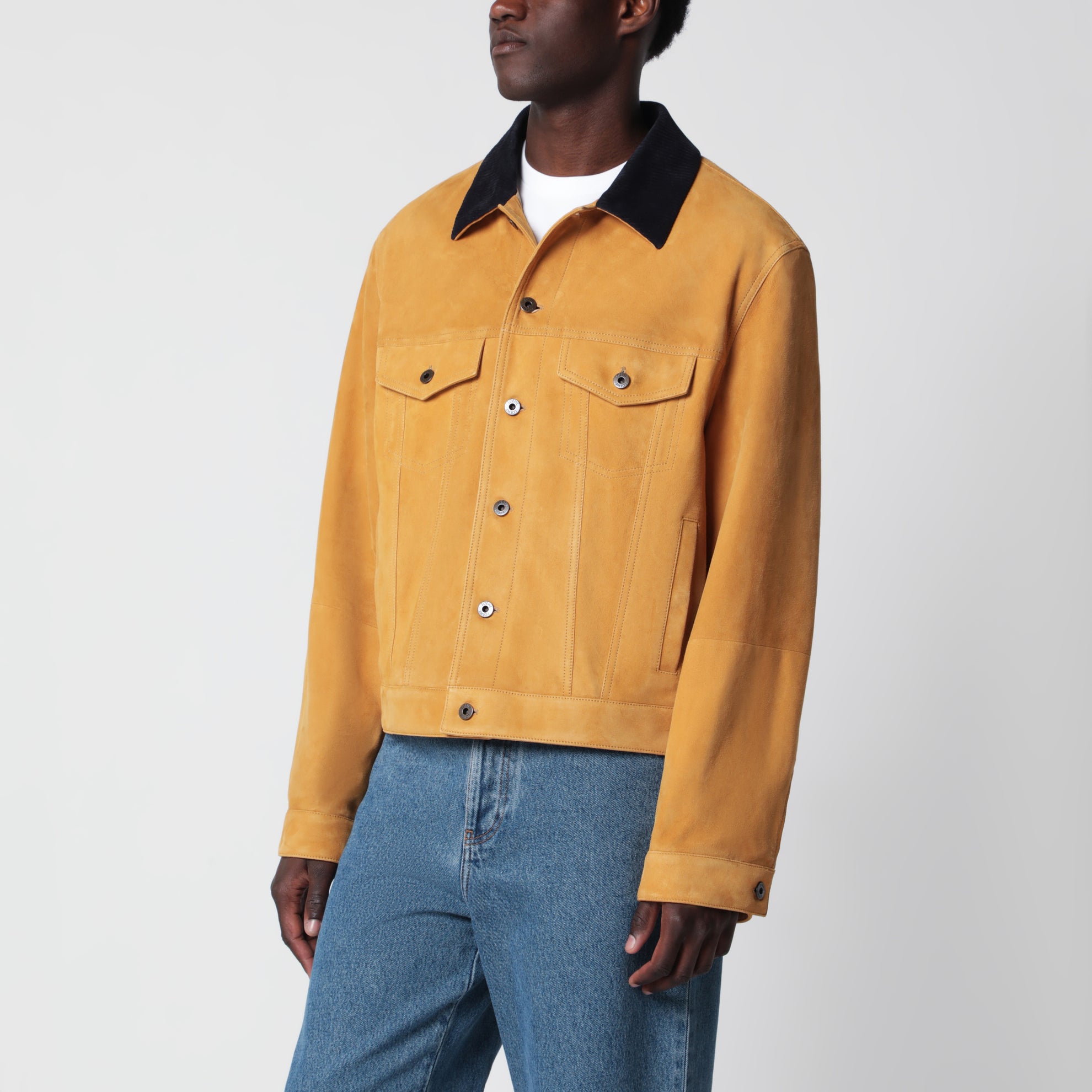 Jacke aus kamelfarbenem Wildleder