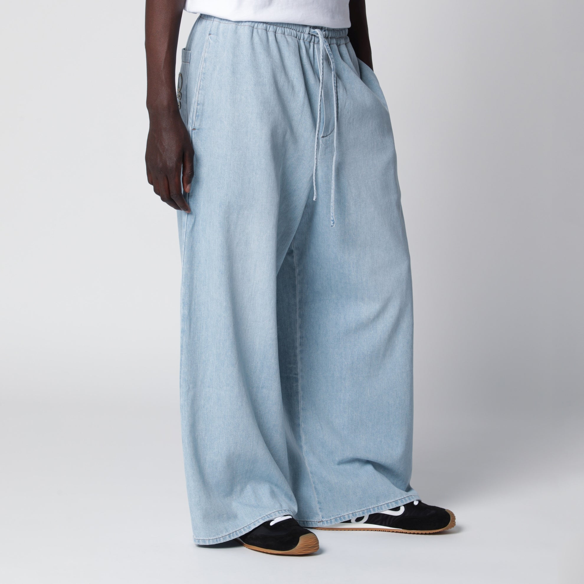 Pantaloni con coulisse in denim blu lavato