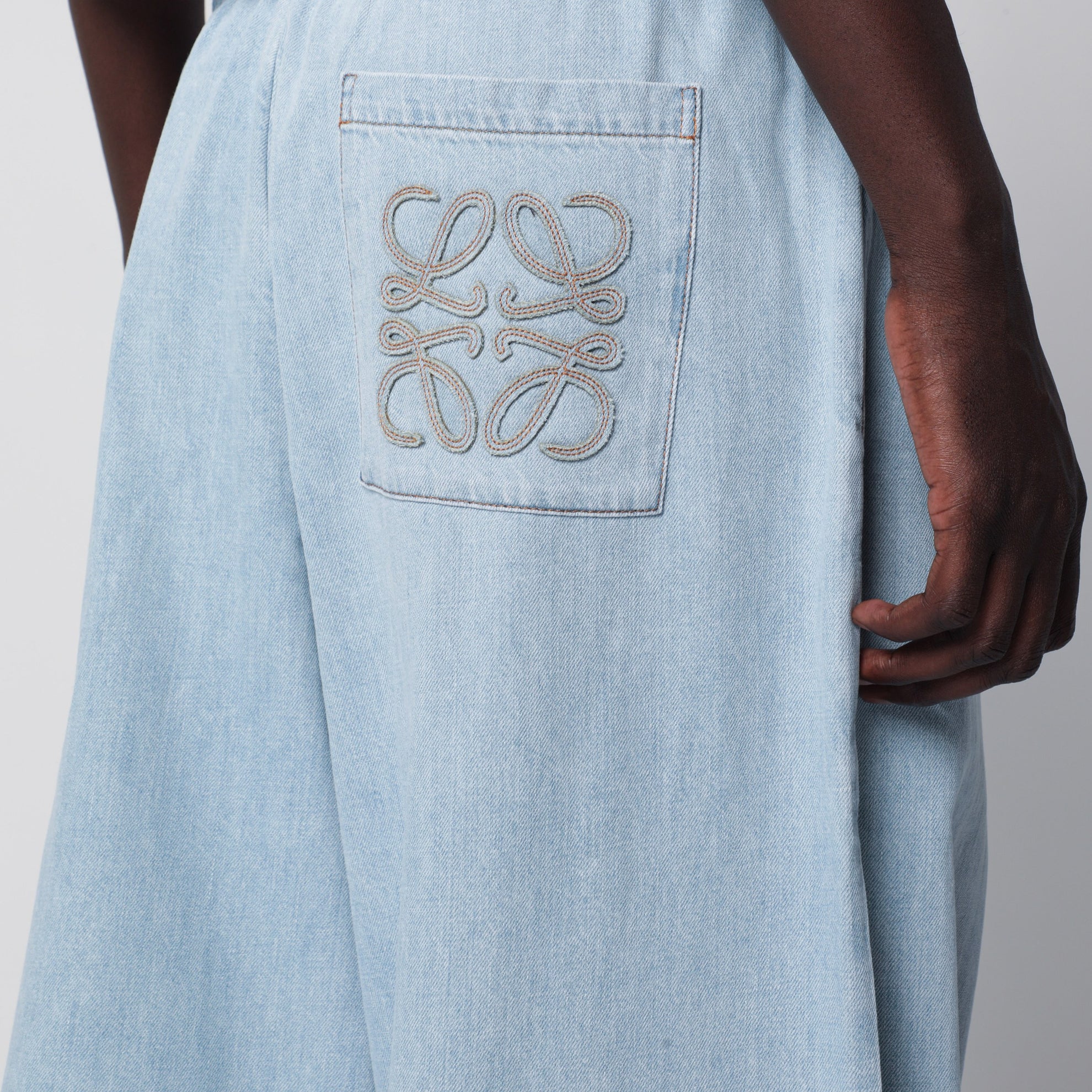 Pantaloni con coulisse in denim blu lavato