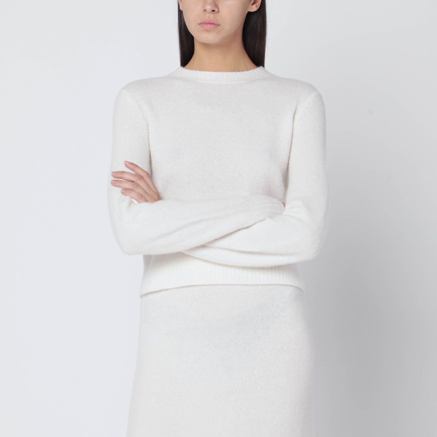 Elfenbeinfarbener Pullover aus Stretch-Kaschmirstrick