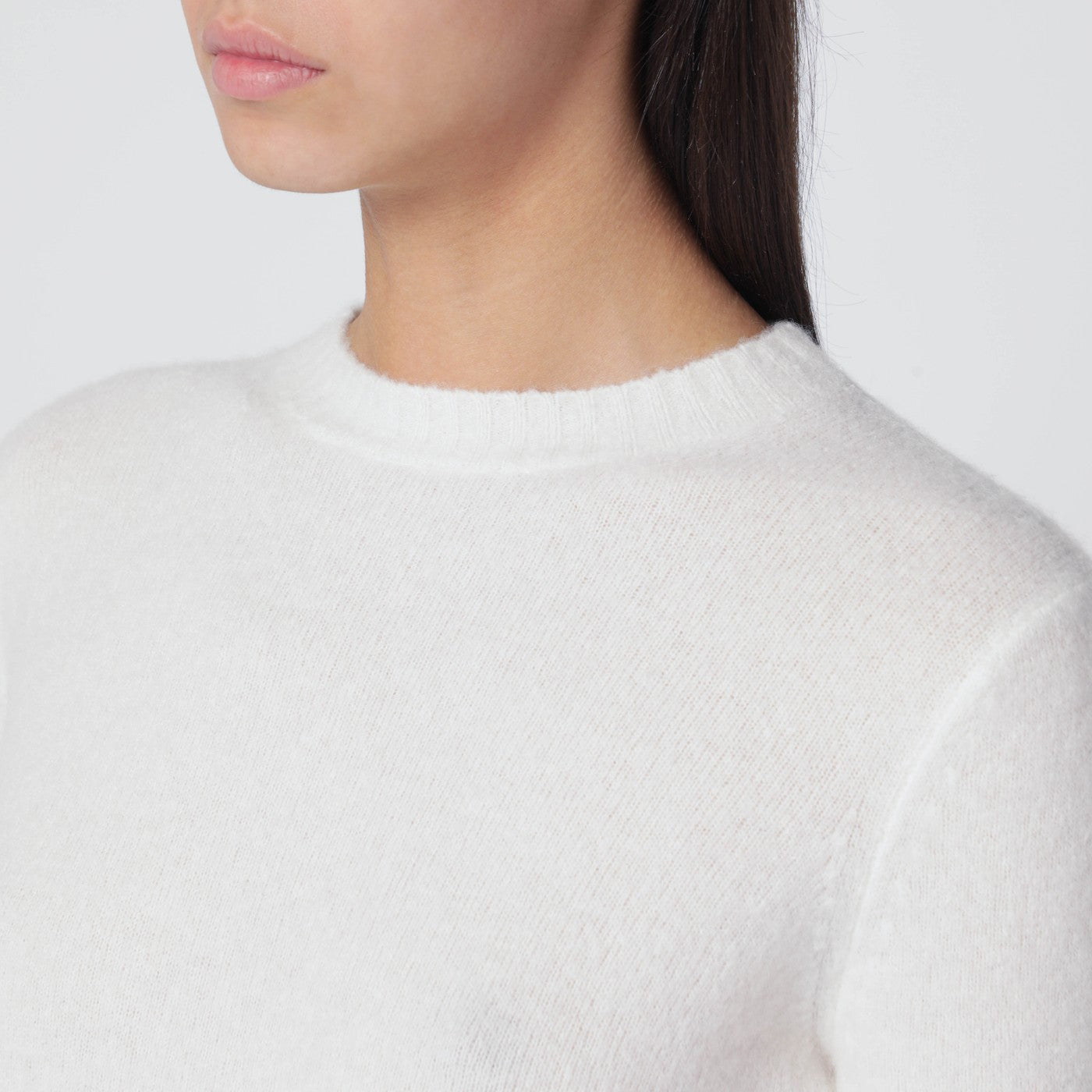 Elfenbeinfarbener Pullover aus Stretch-Kaschmirstrick