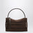 Kleine Loafer-Tasche aus braunem Veloursleder