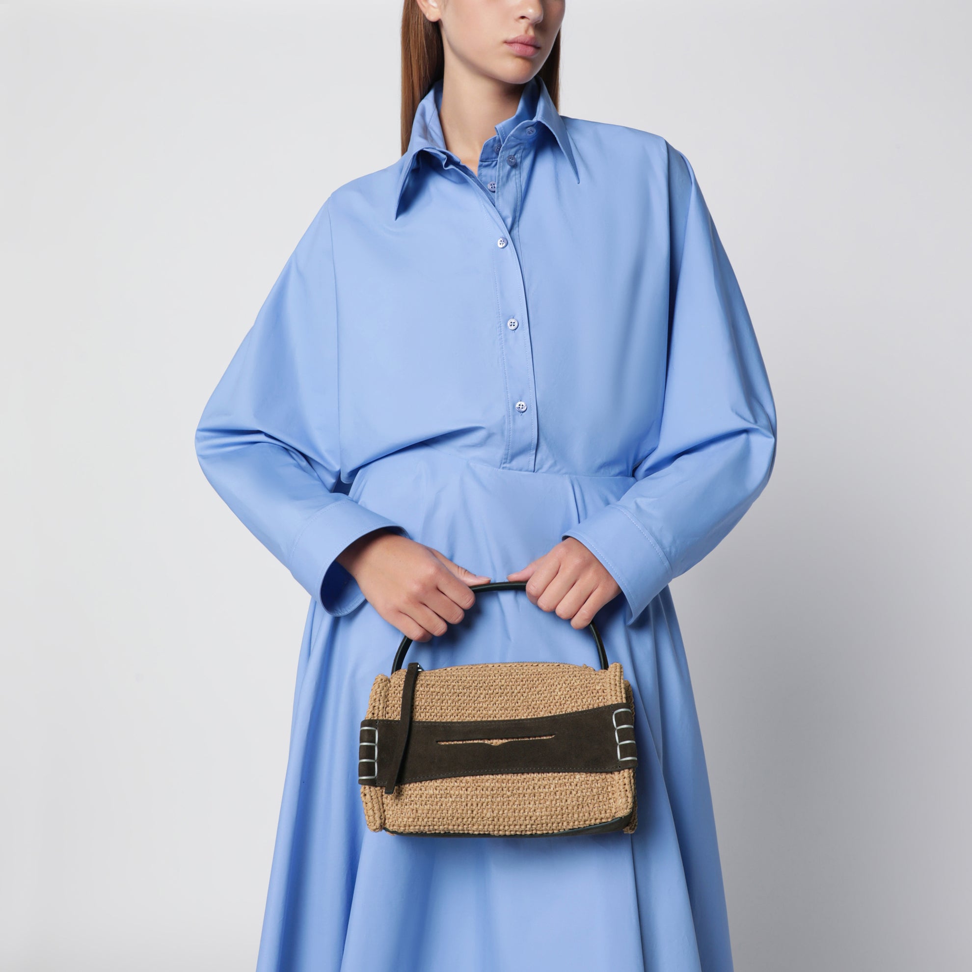 Borsa Loafer piccola in rafia naturale con dettagli marroni