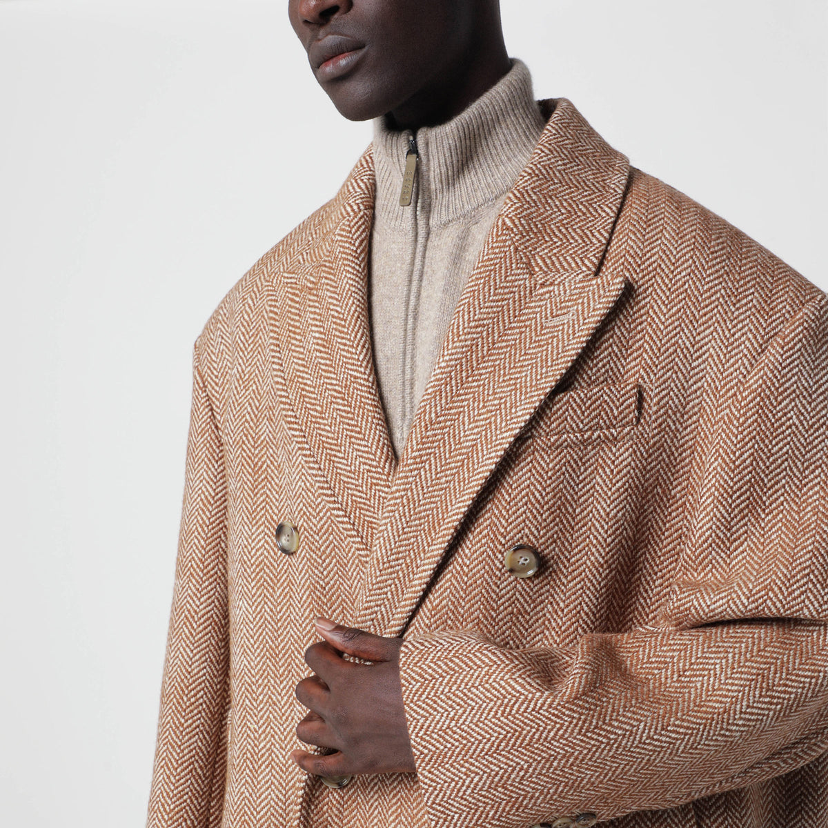 Cappotto lungo marrone/avorio in lana a spina di pesce