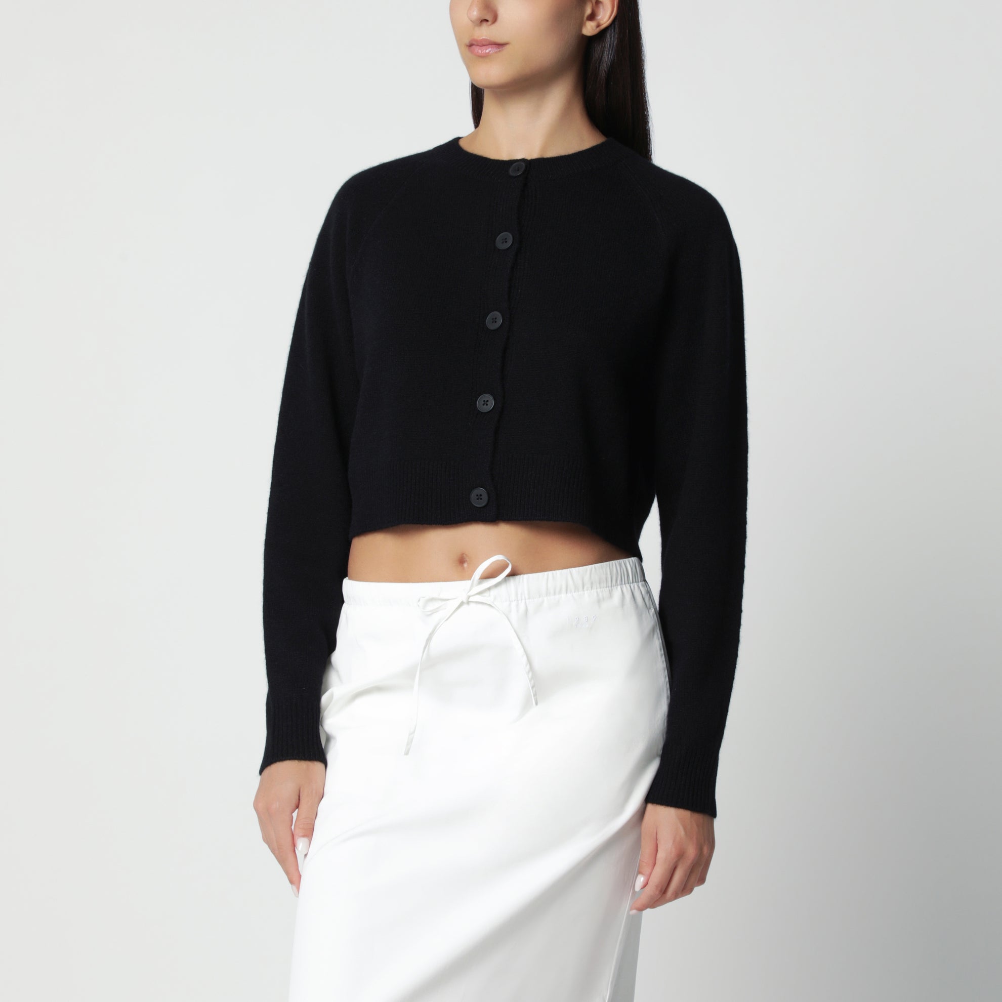 Cardigan cropped nero in cashmere