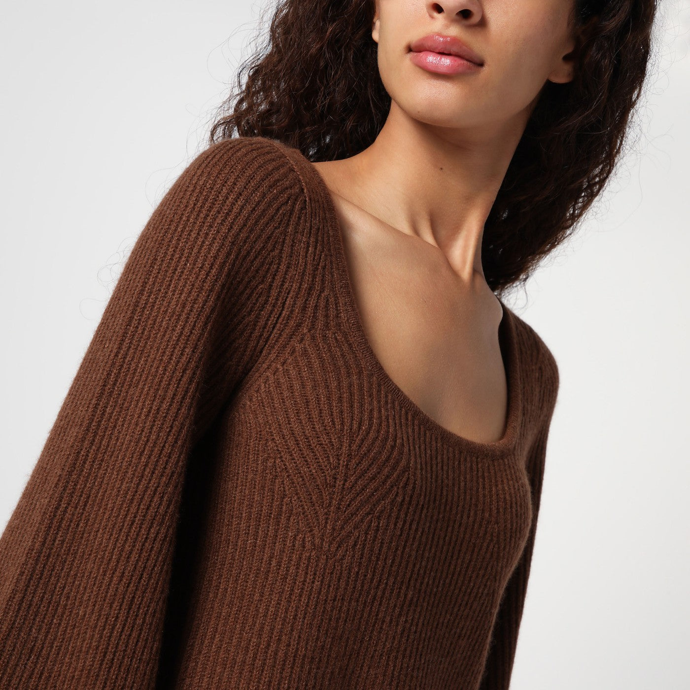 Brown ribbed cashmere jumper