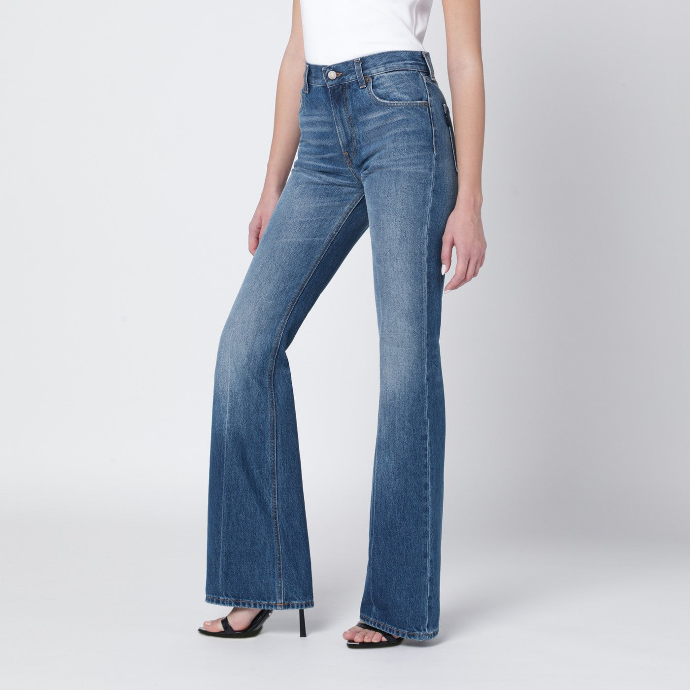 Blau ausgestellte Flora-Jeans